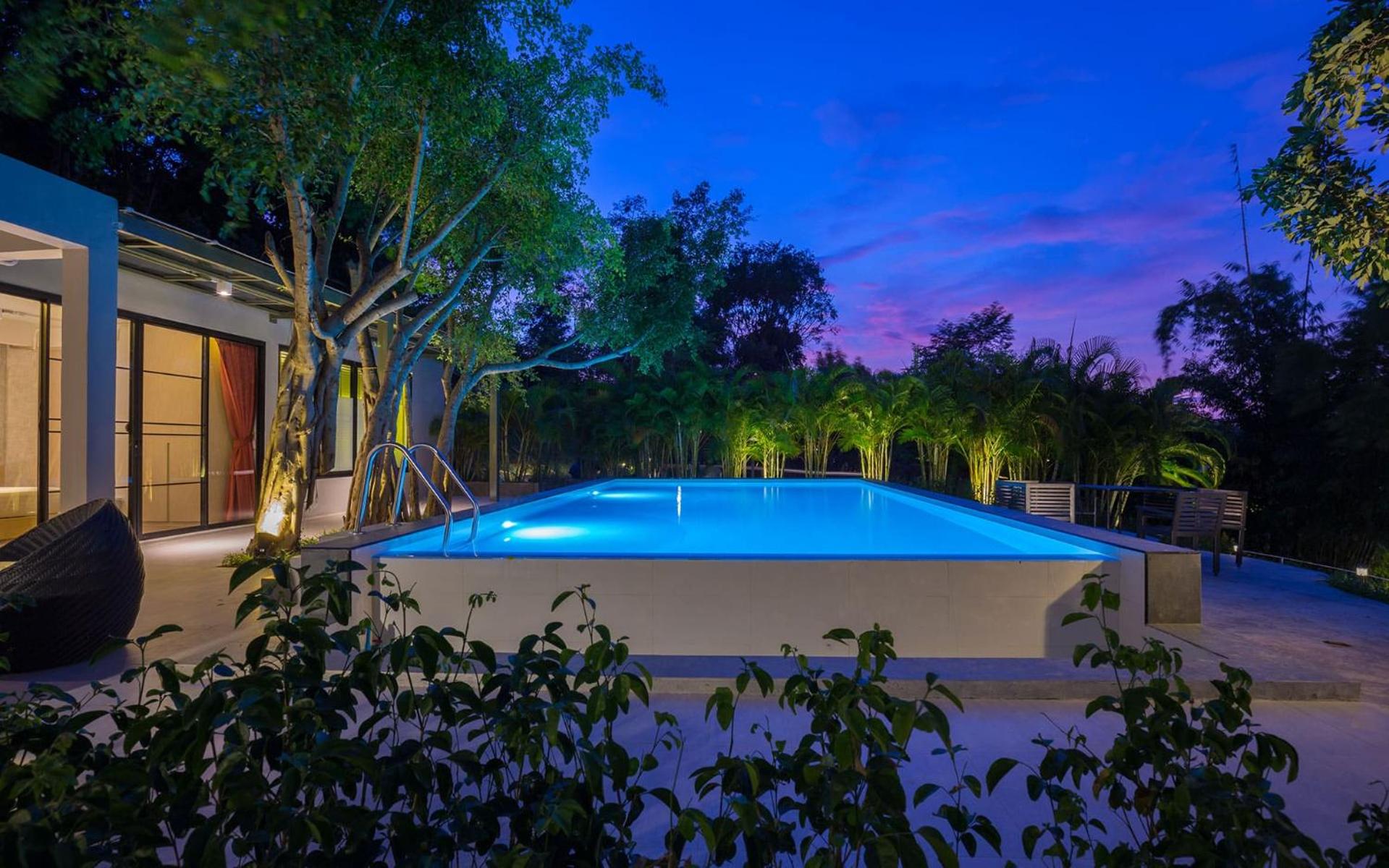 Villa with Private Pool - Photo 13