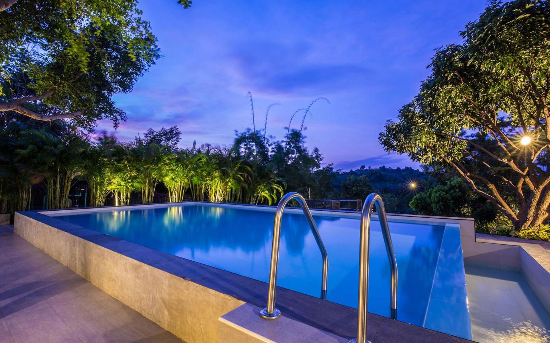 Villa with Private Pool - Photo 12
