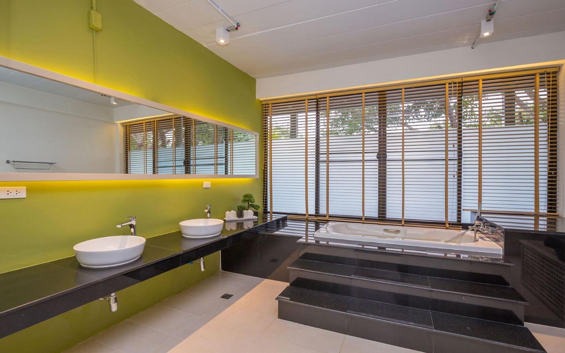 Villa with Private Pool - Photo 6