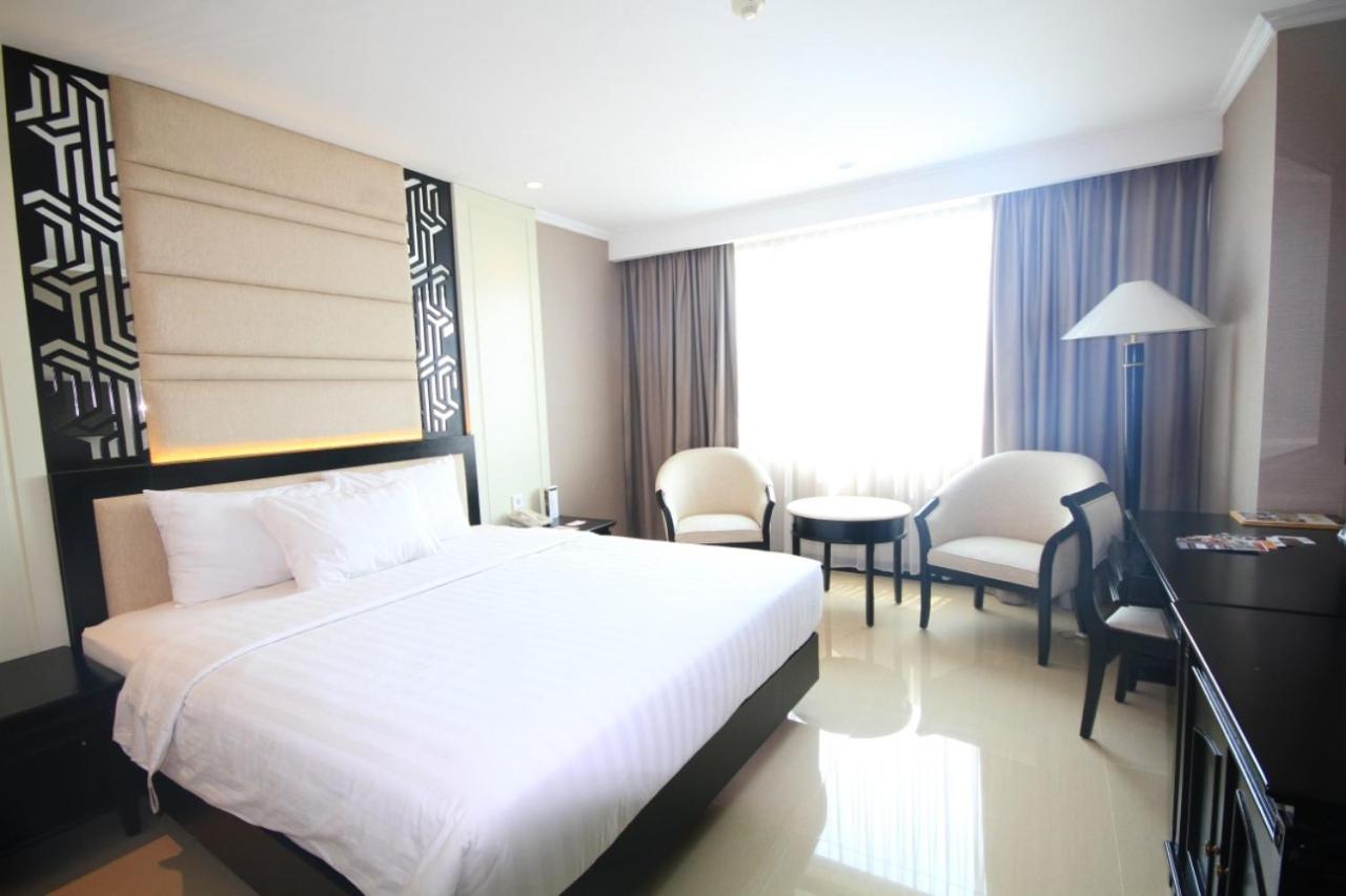 Deluxe King Room - Photo 1