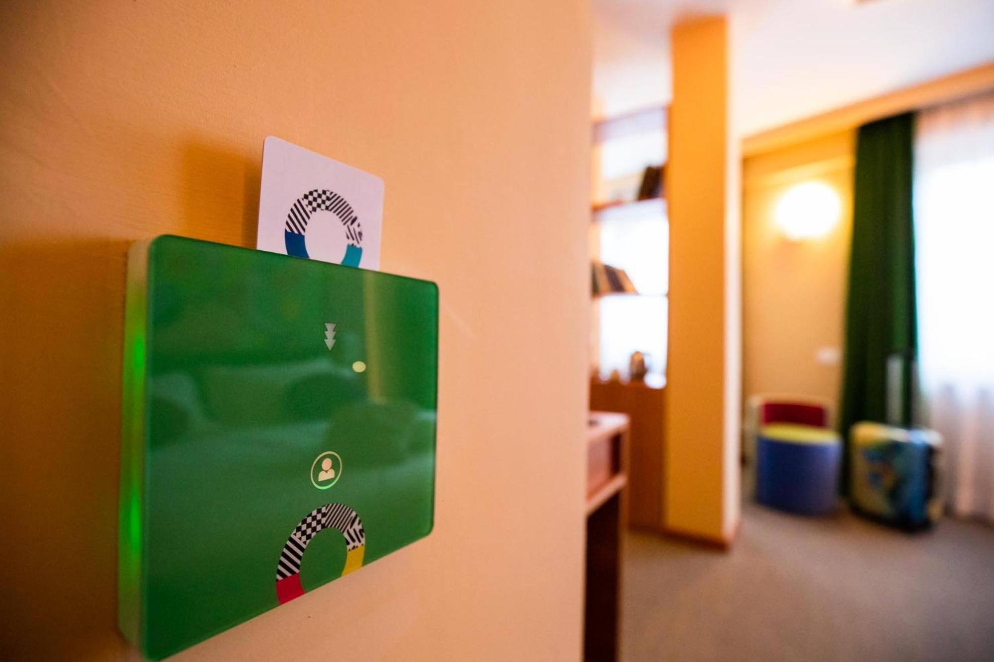 Standard Quadruple Room - Photo 11