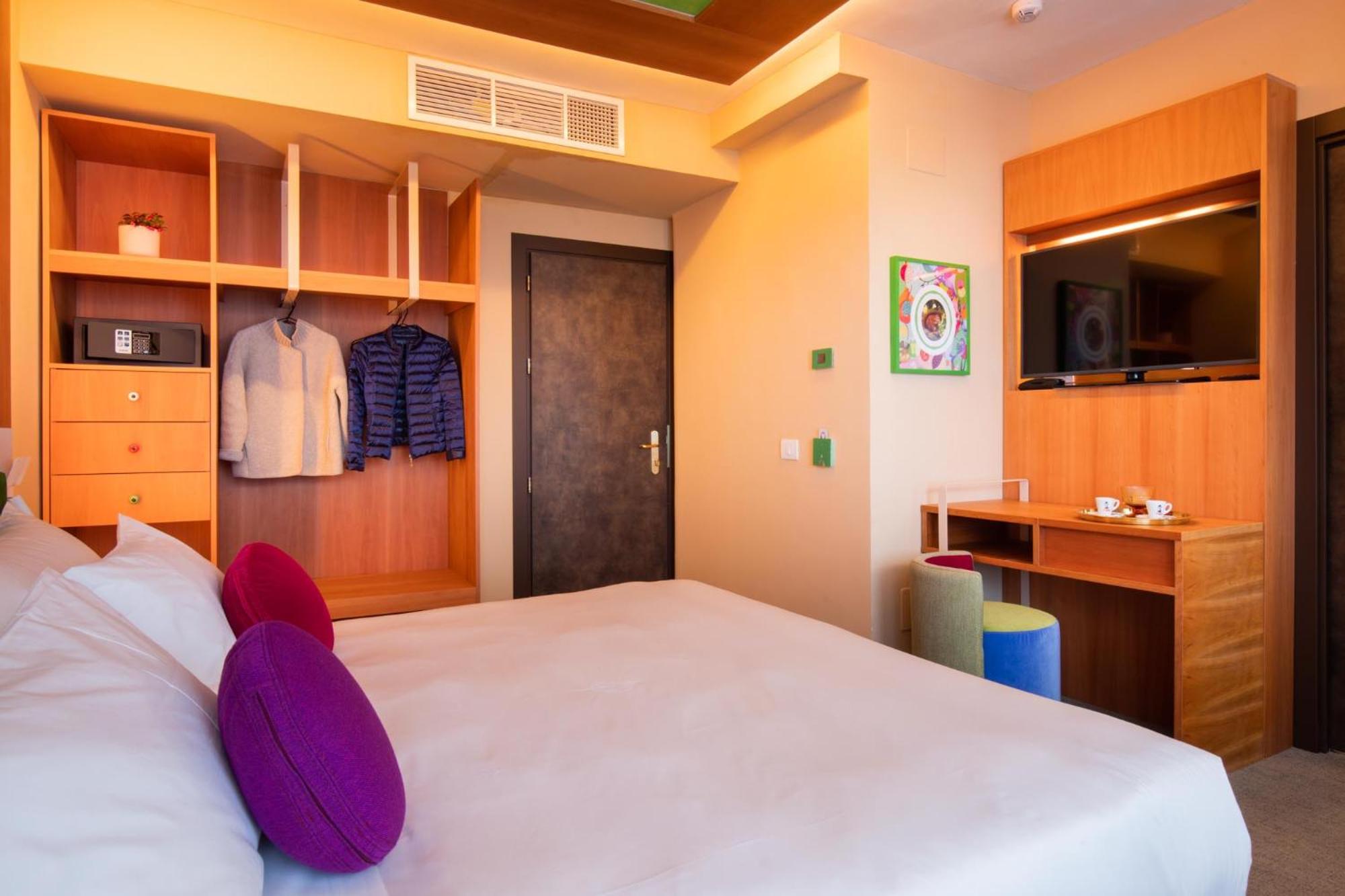 Standard Quadruple Room - Photo 4