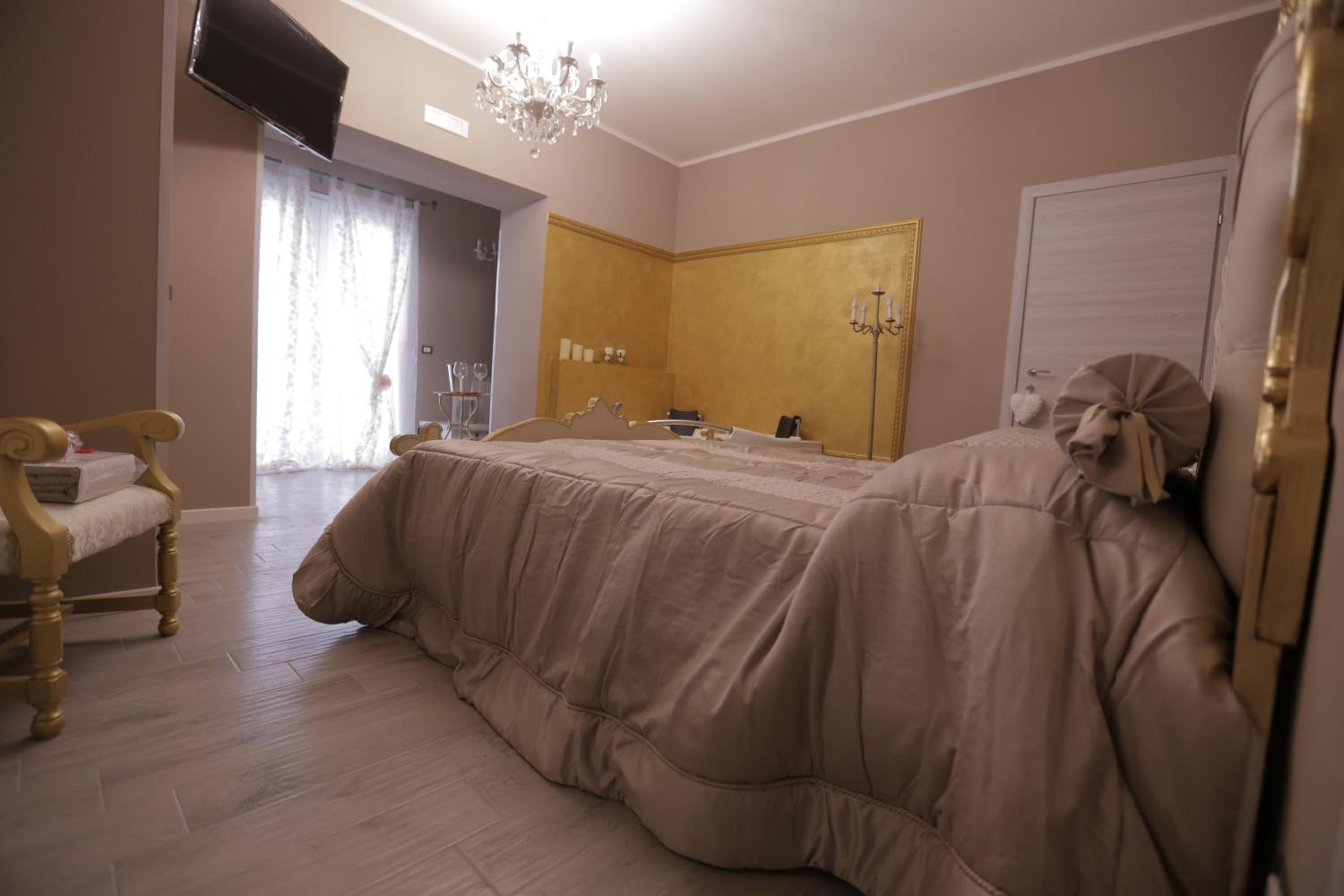 King Room With Spa Bath photo 2