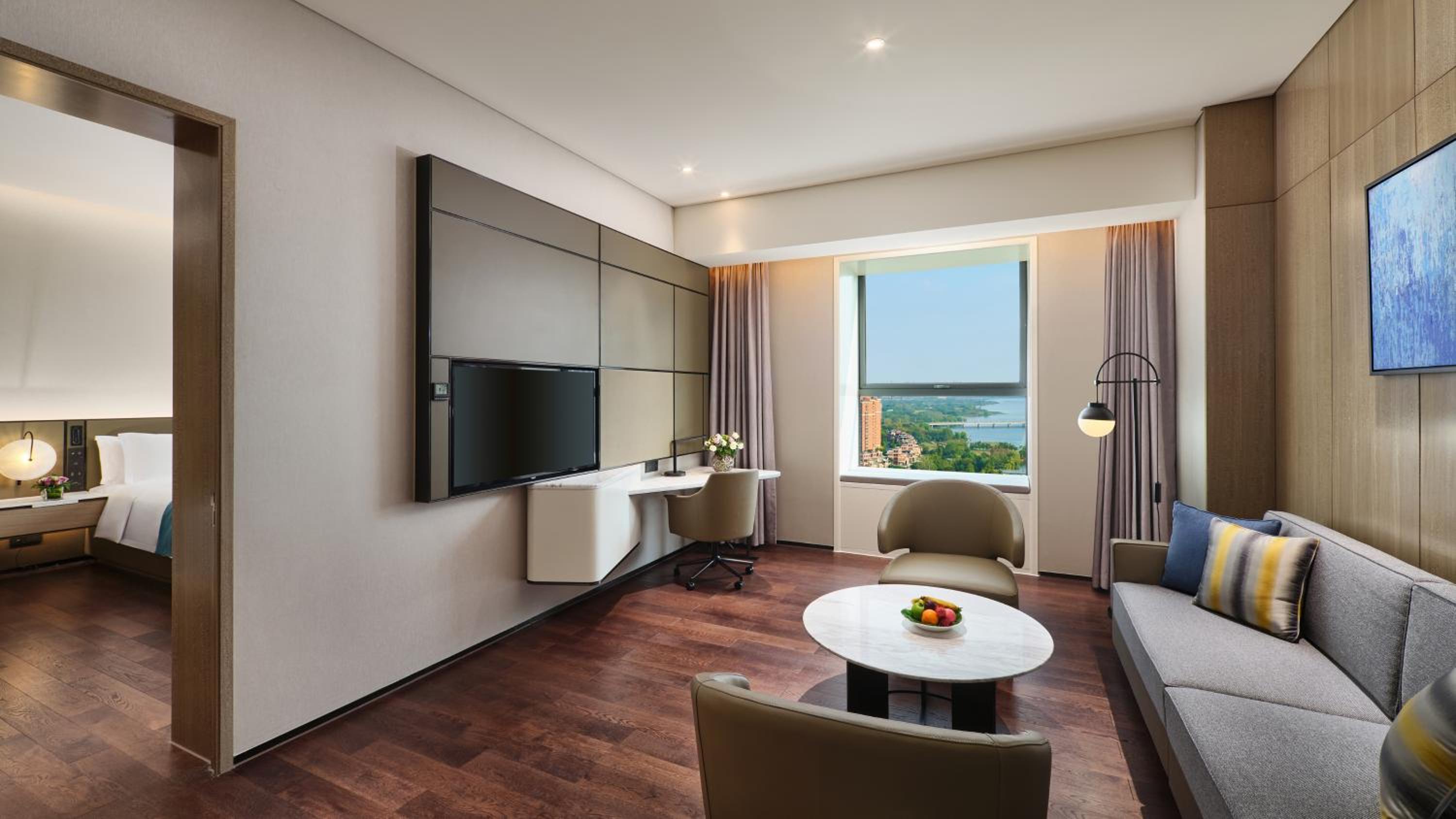1 King One Bedroom Suite Lounge Access - Photo 3
