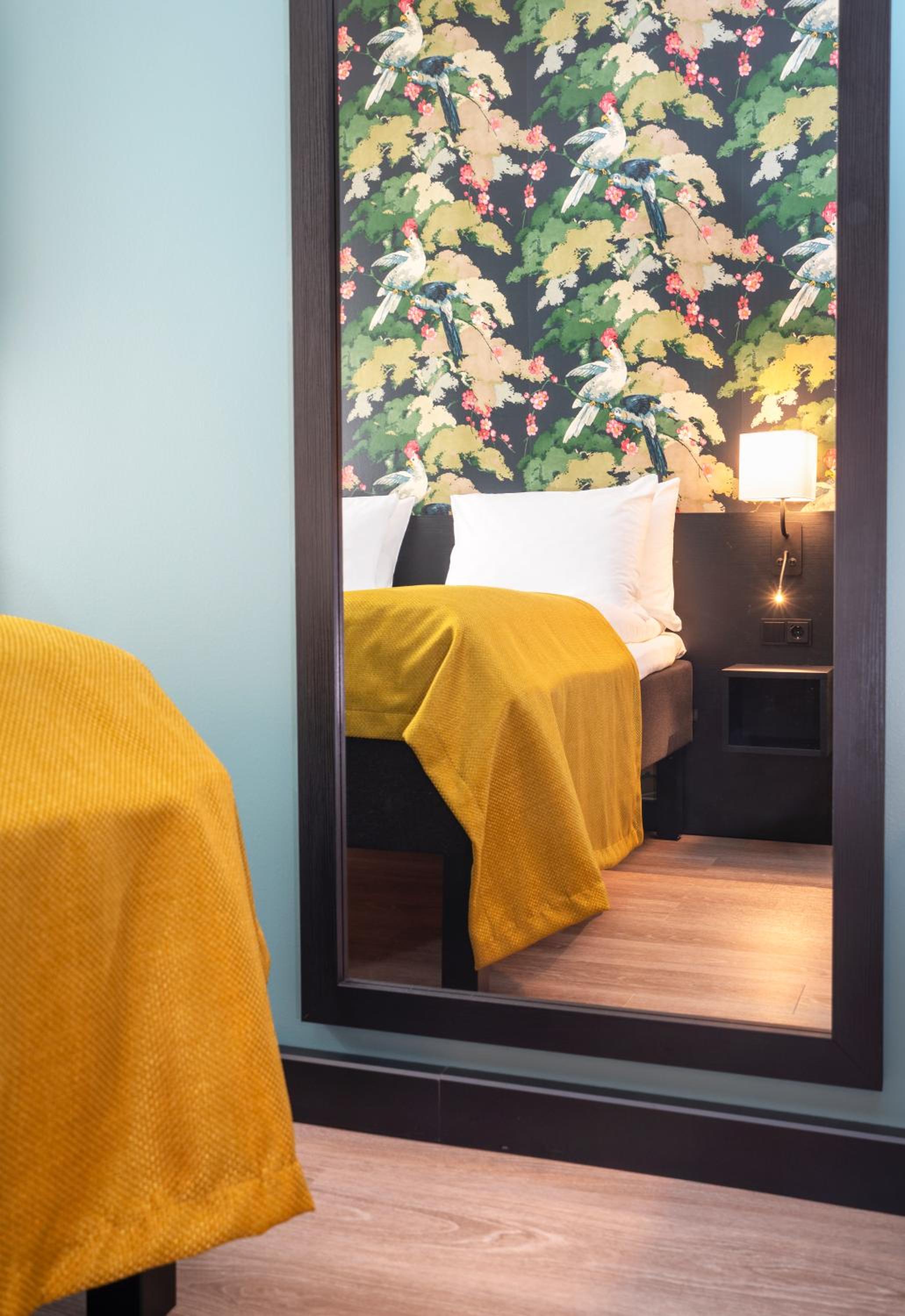 Standard Twin Room - Photo 4