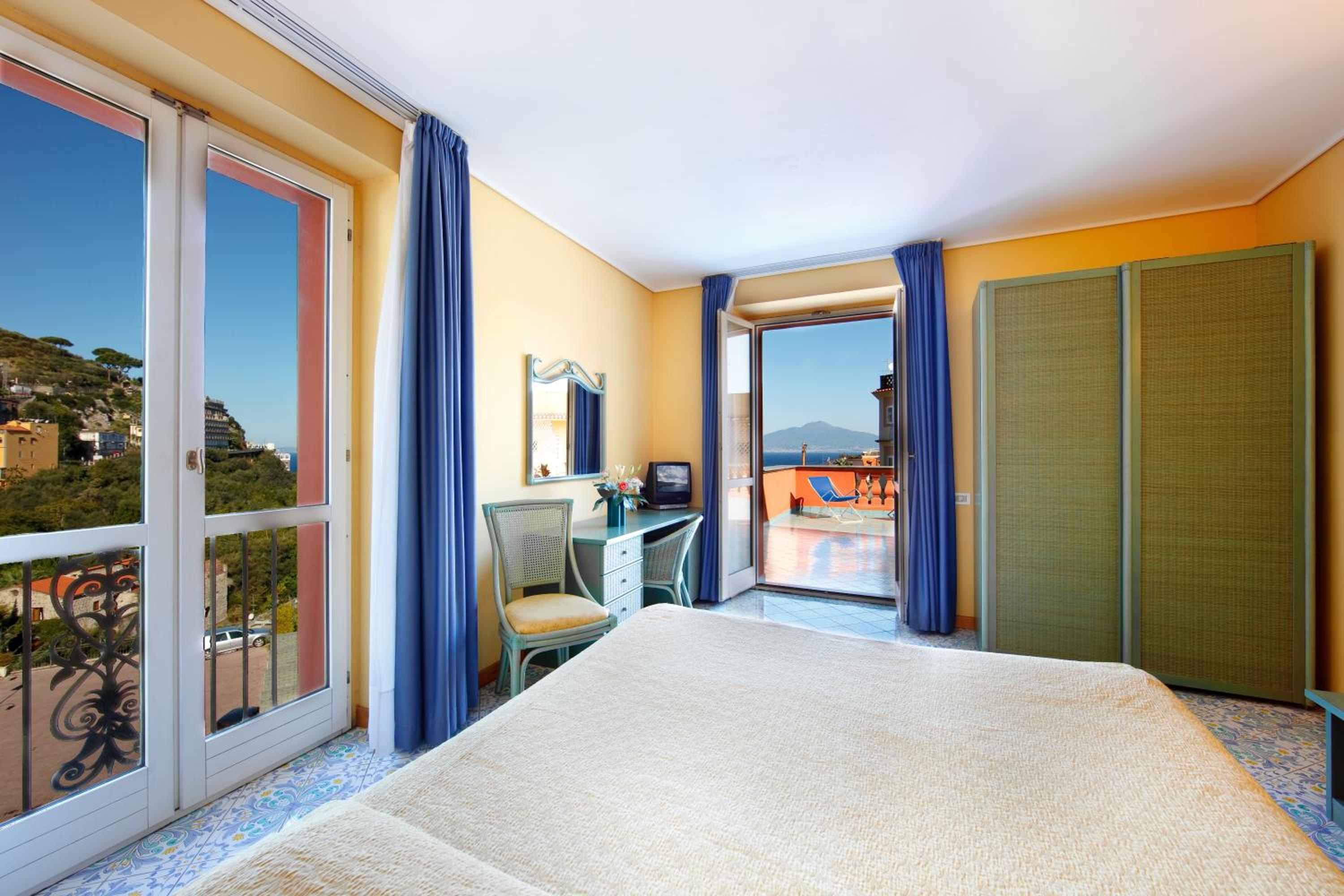 Superior Double Room - Photo 1