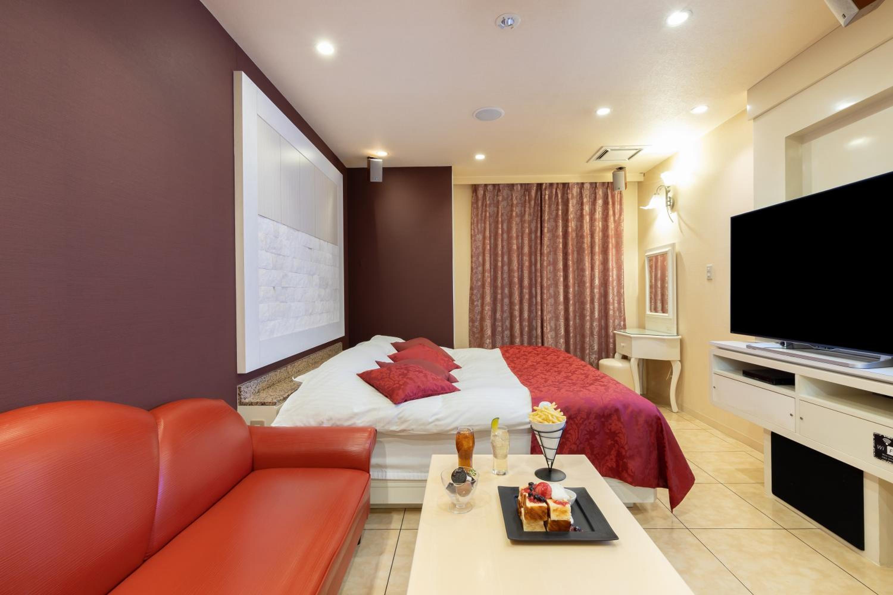 Double Room - Photo 11