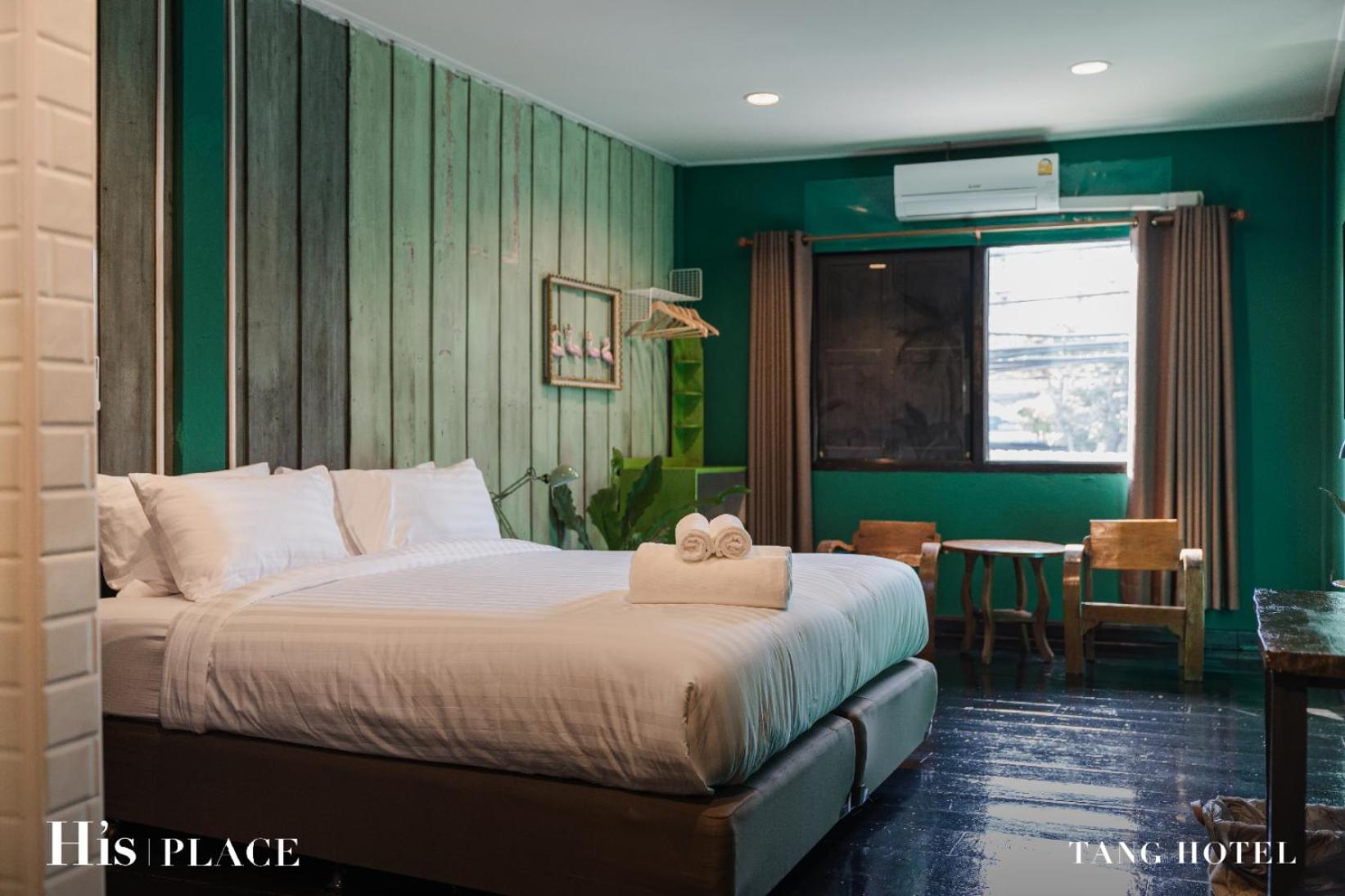 Superior King Room with City View photo 2
