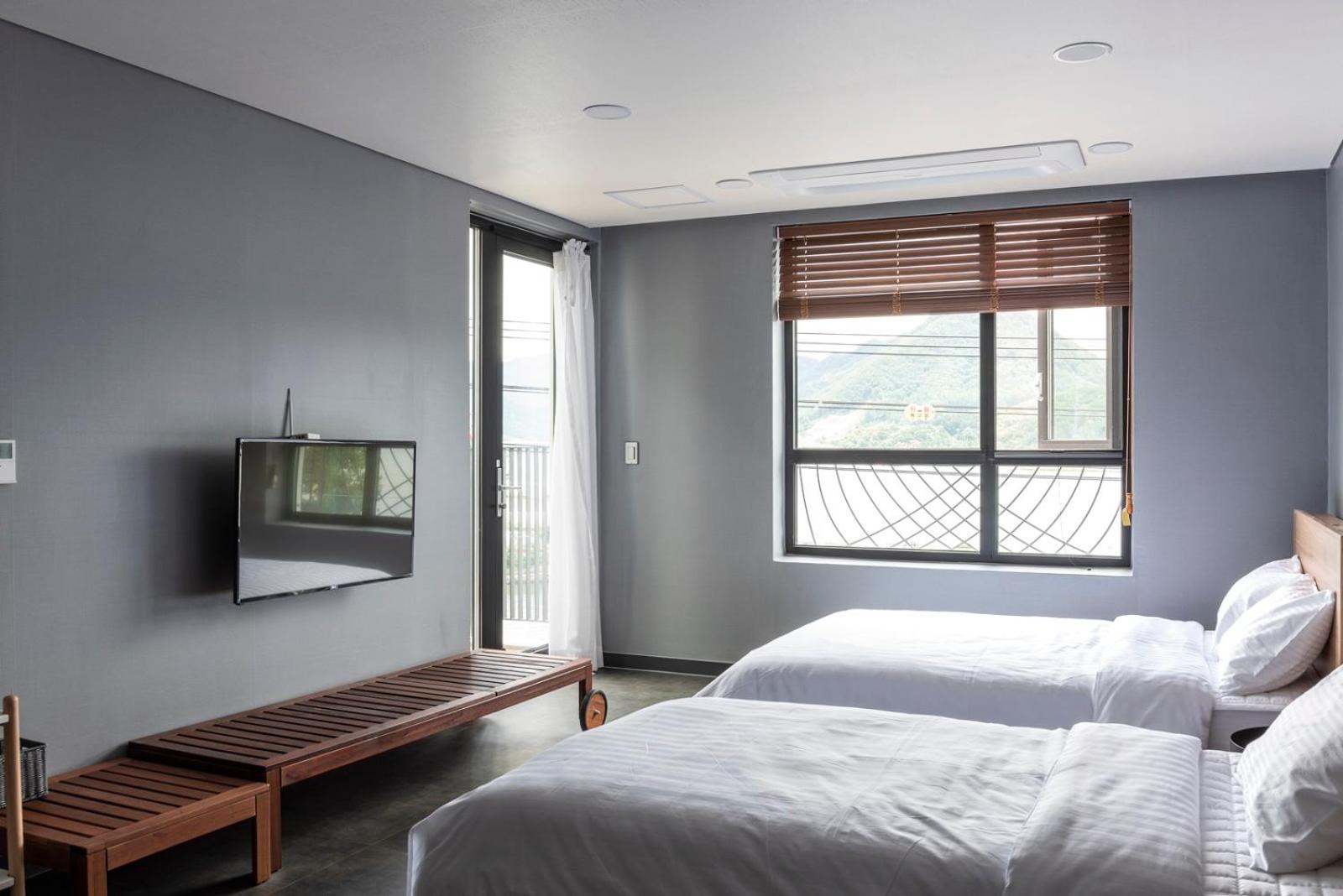 Deluxe Double or Twin Room with Lake View