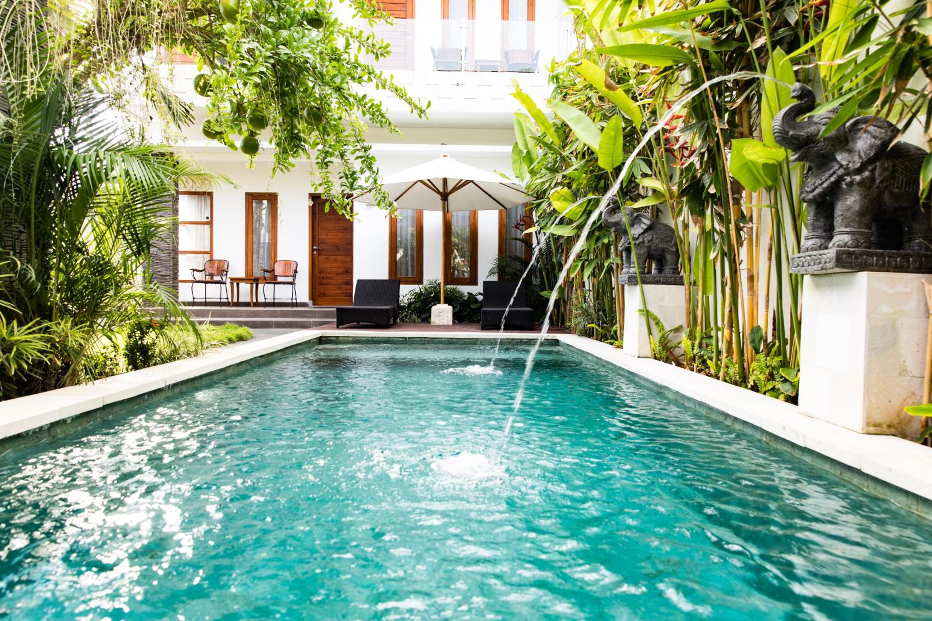 Villa with Private Pool - Photo 59