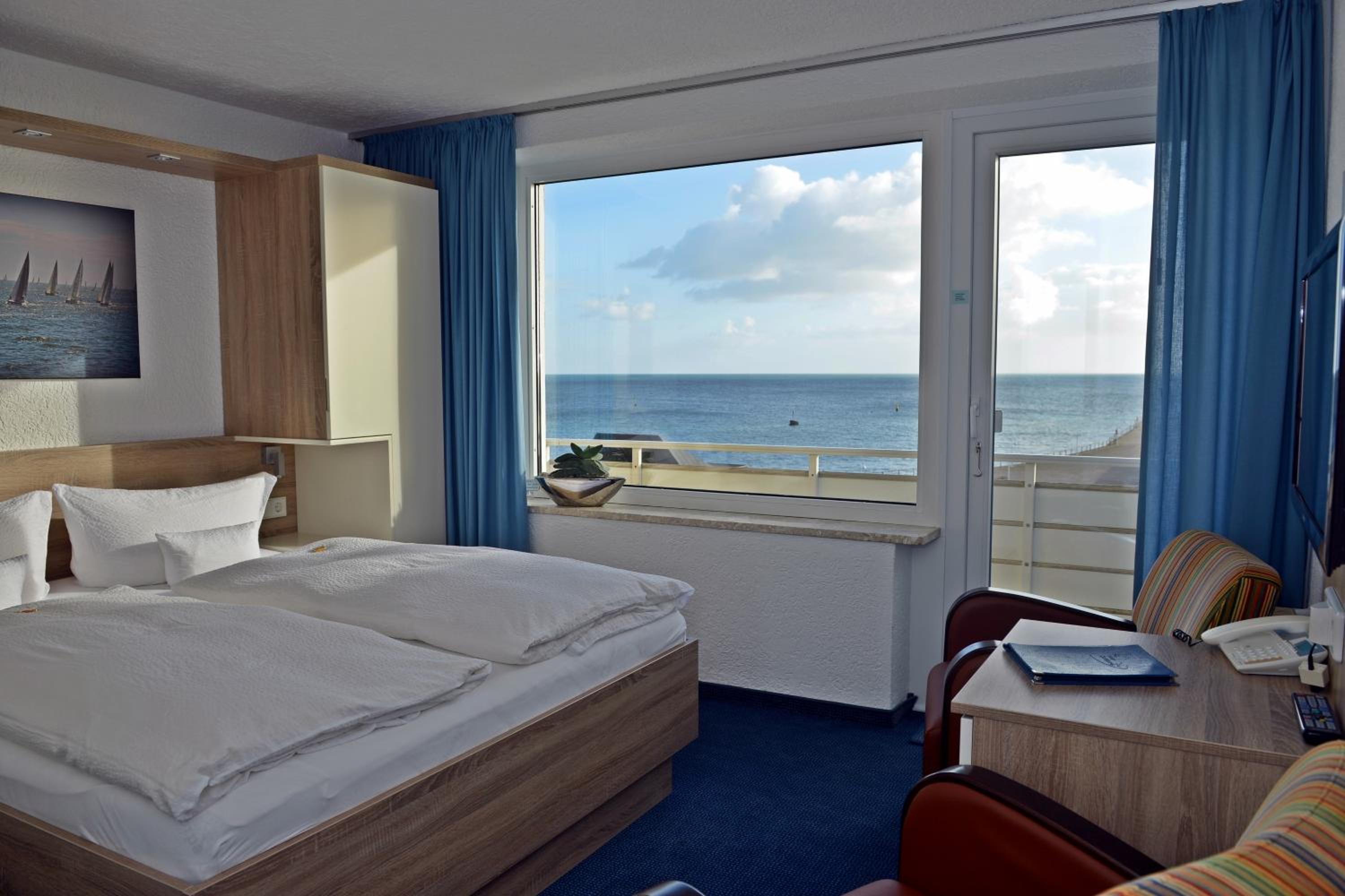 Double Room with Balcony and Sea View Nr. 4 photo 3