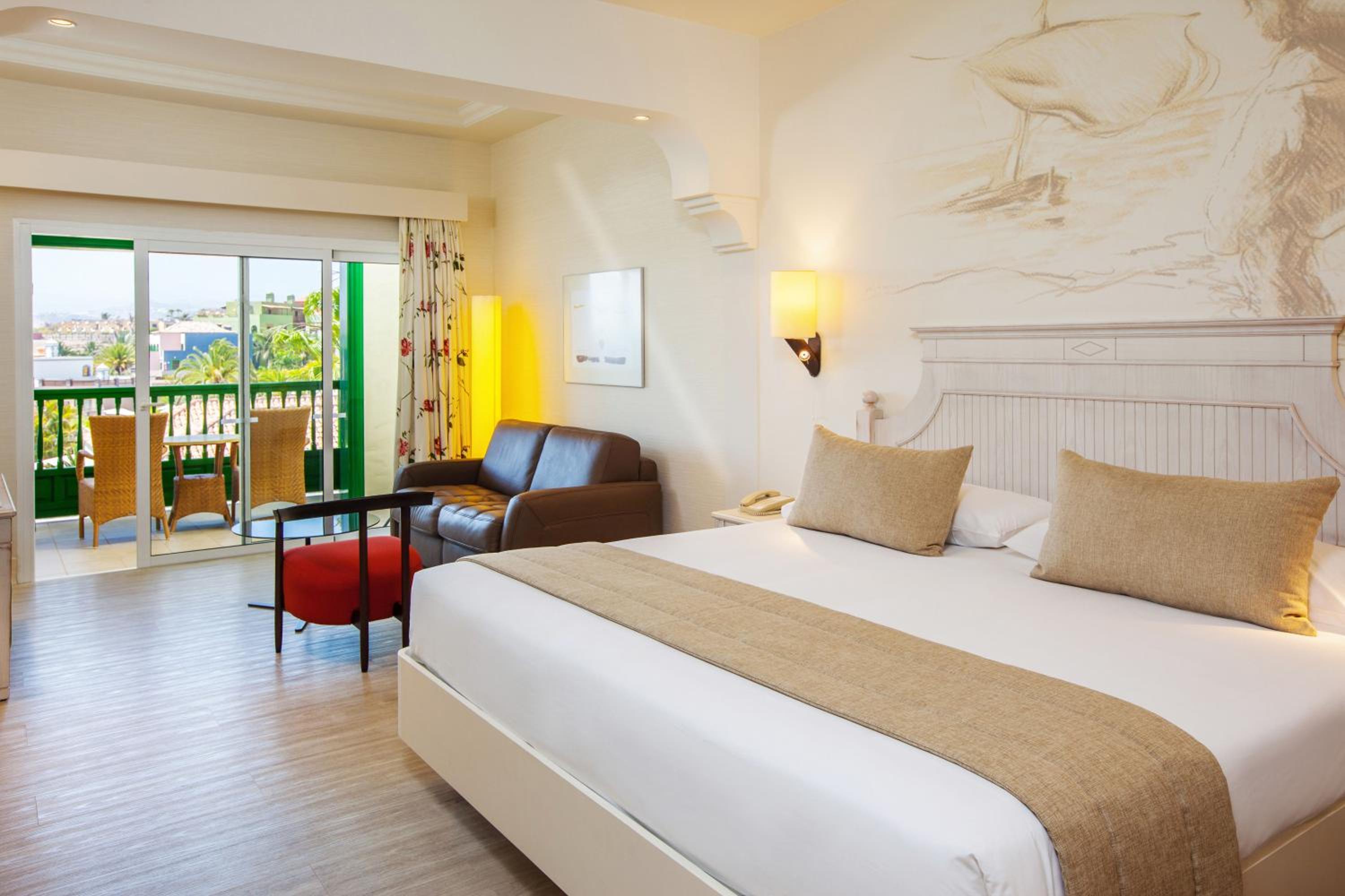 Standard Double Room with View - Photo 6