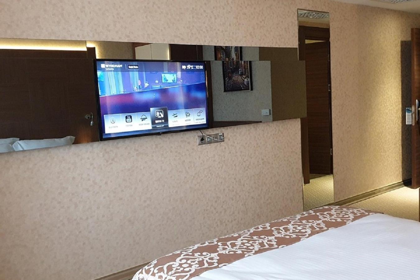 Premium Queen Room - Non-Smoking