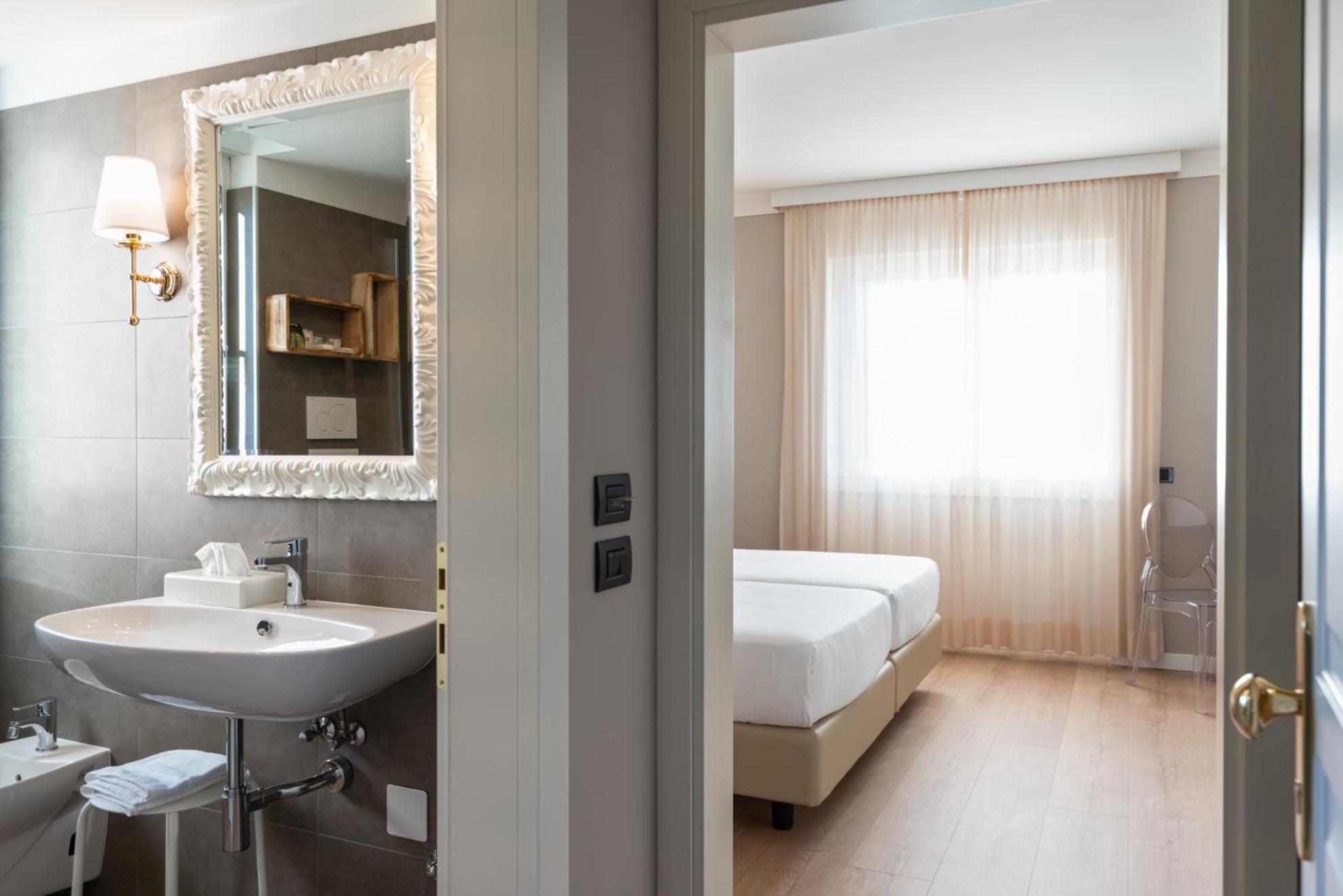 Triple Room - Photo 8