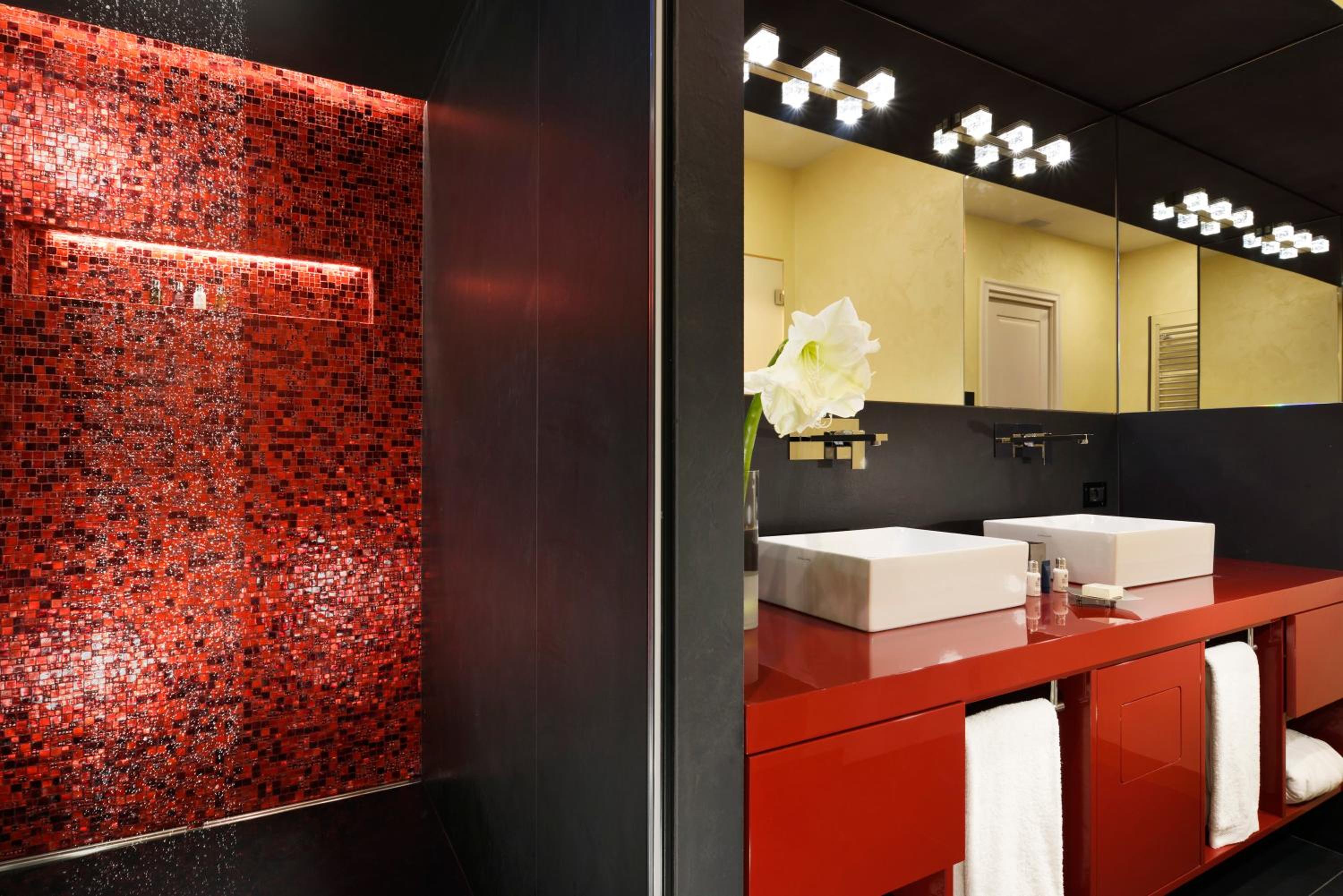 Suite with City View photo 2