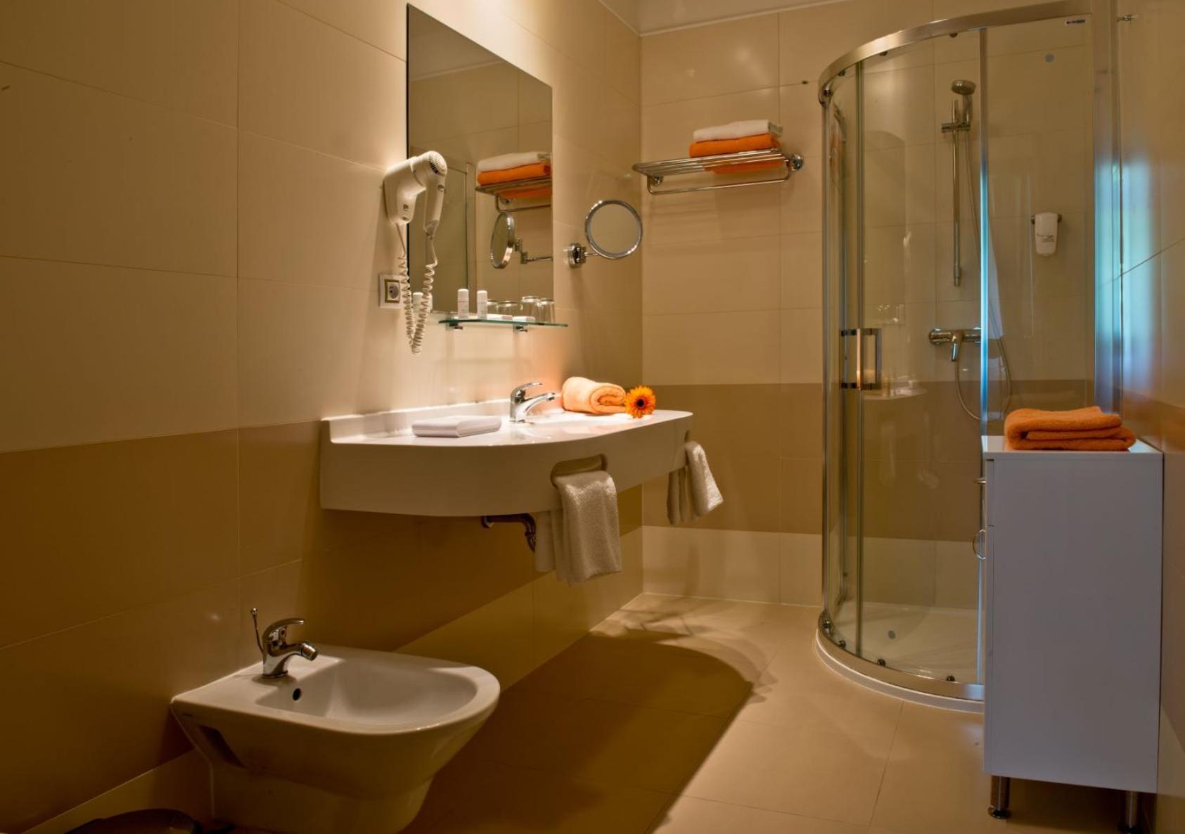 Standard Twin Room with Garden View photo 2