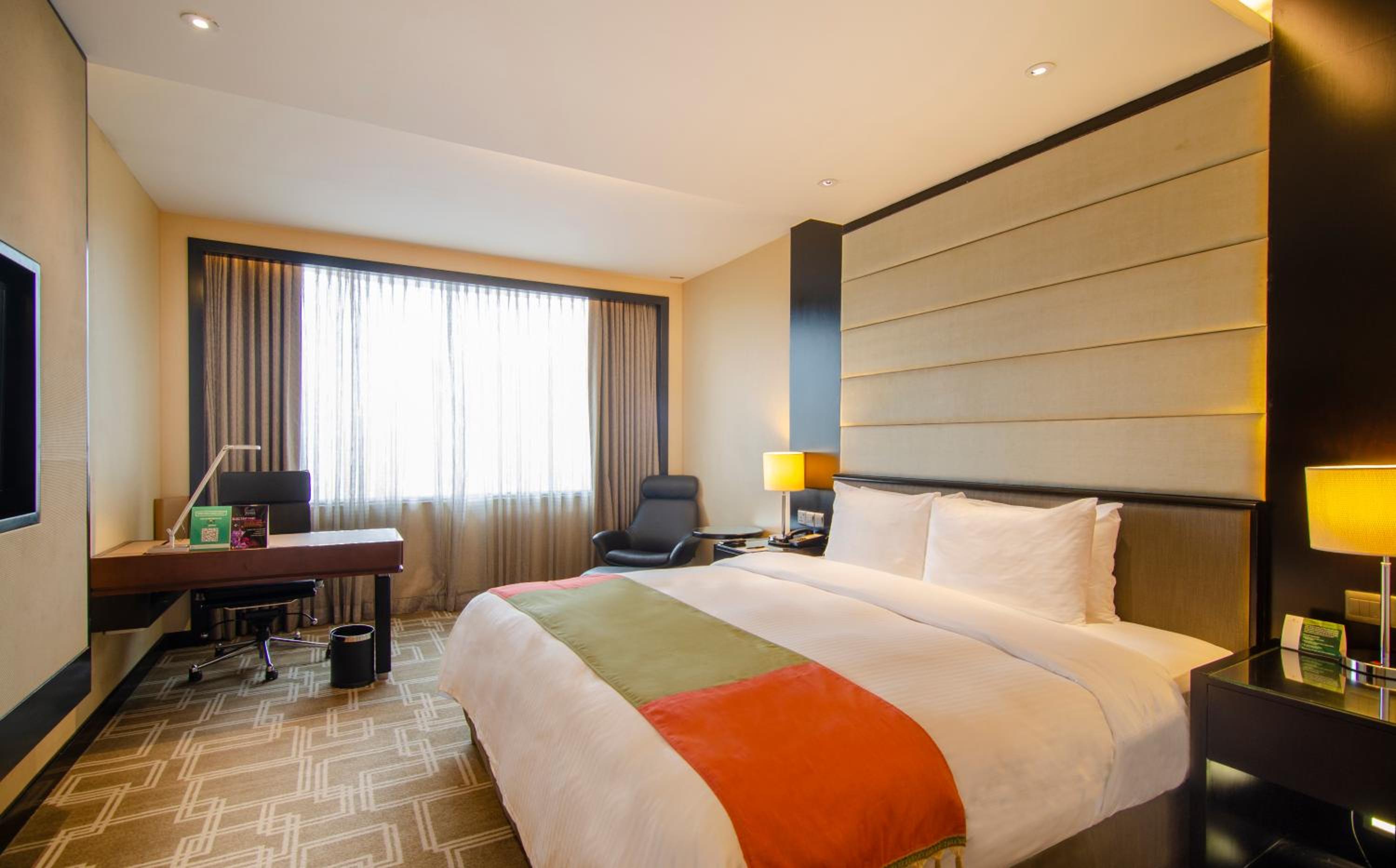 Pacific Club Room