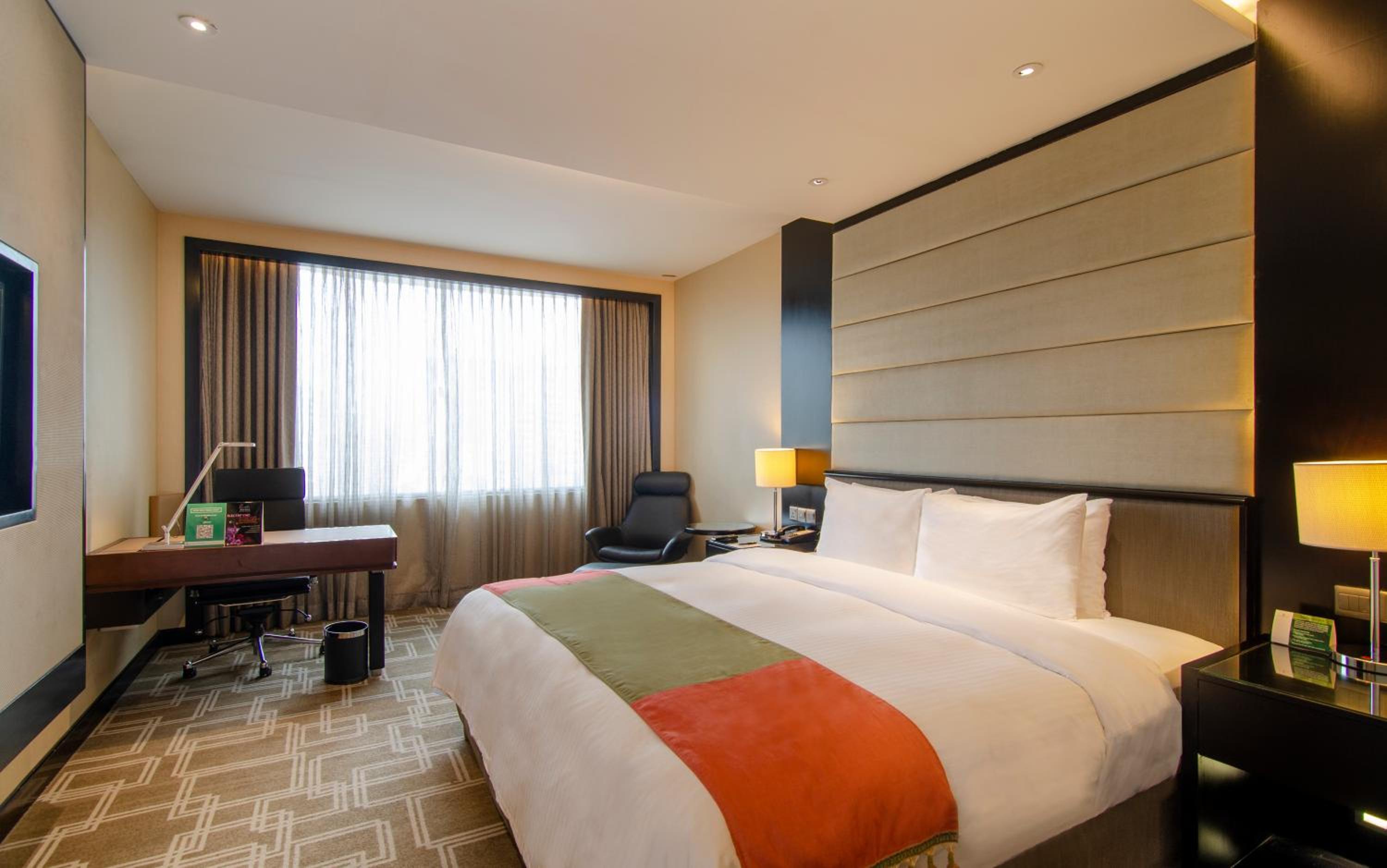 Premier King Room - Photo 3