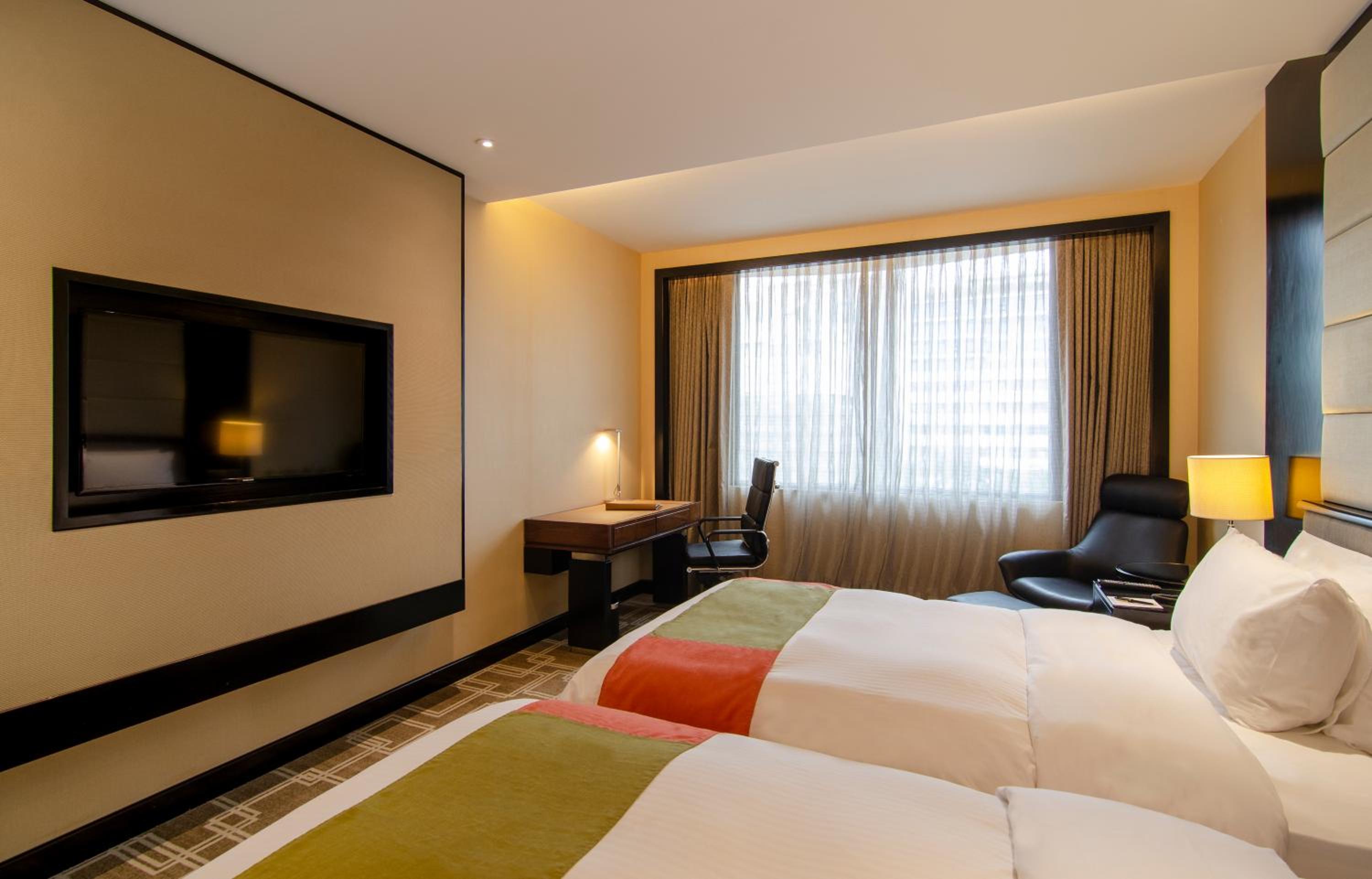Premier Twin Room - Photo 4