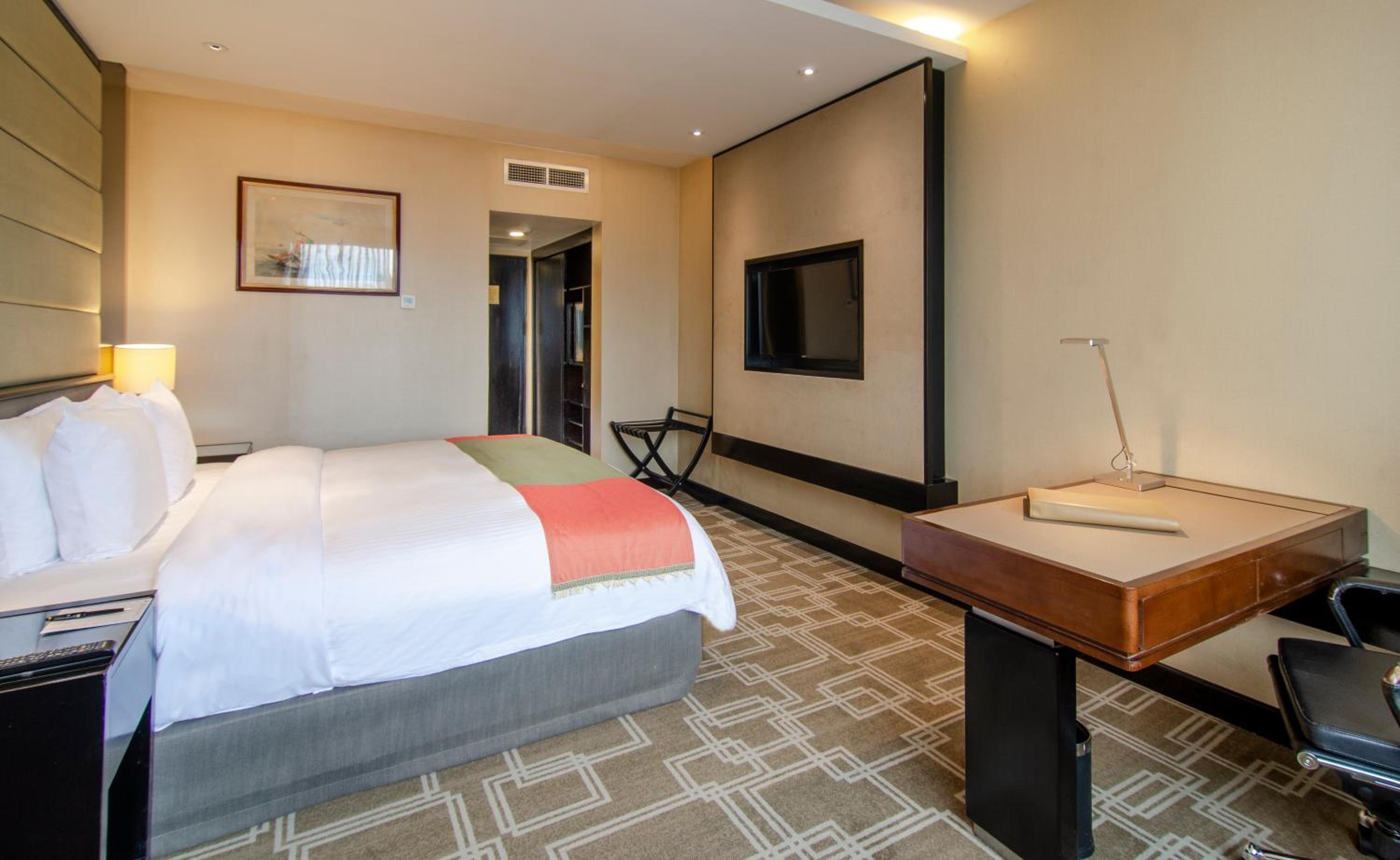 Premier King Room - Photo 1