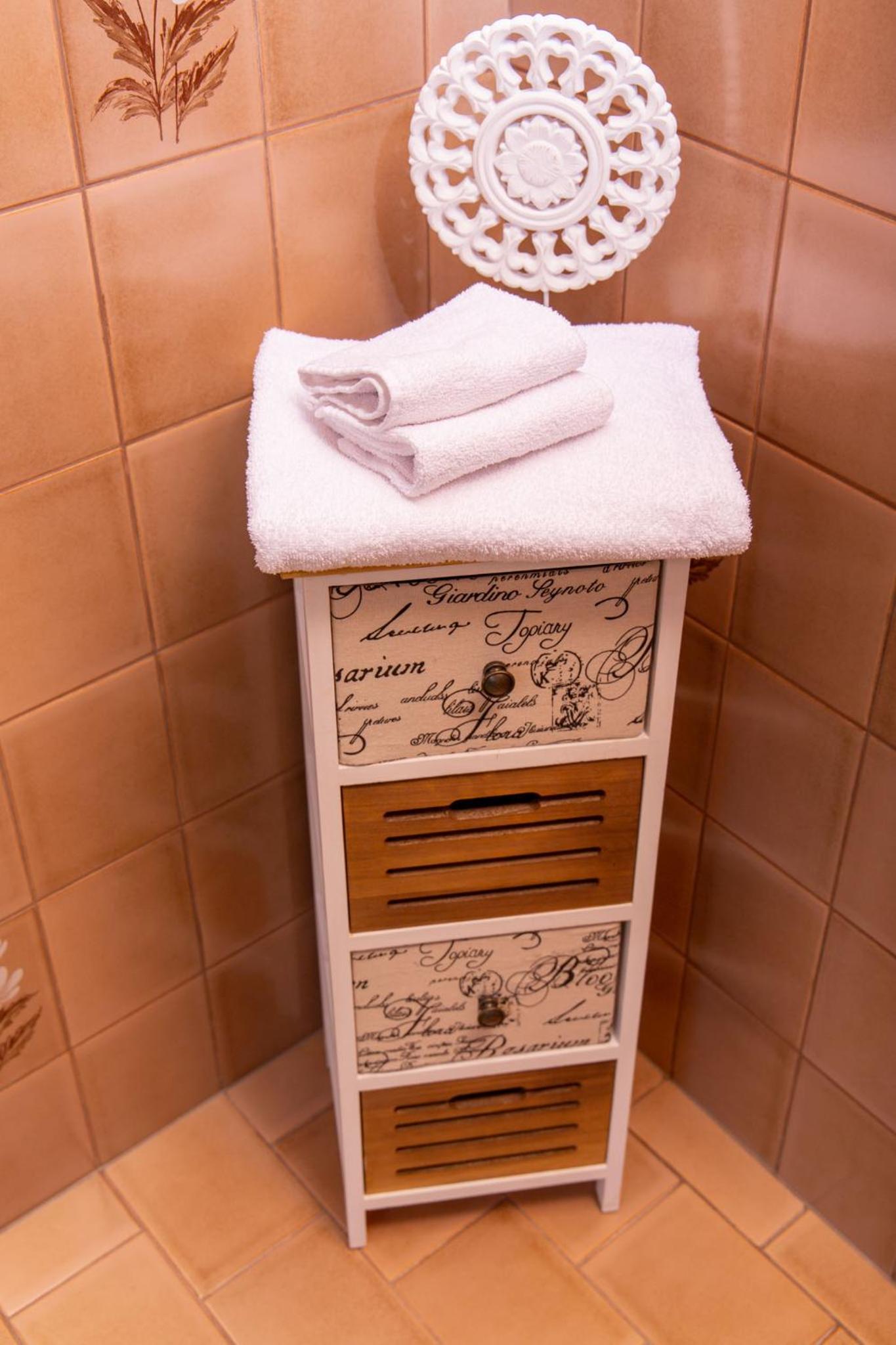 Double Room with Private External Bathroom photo 2