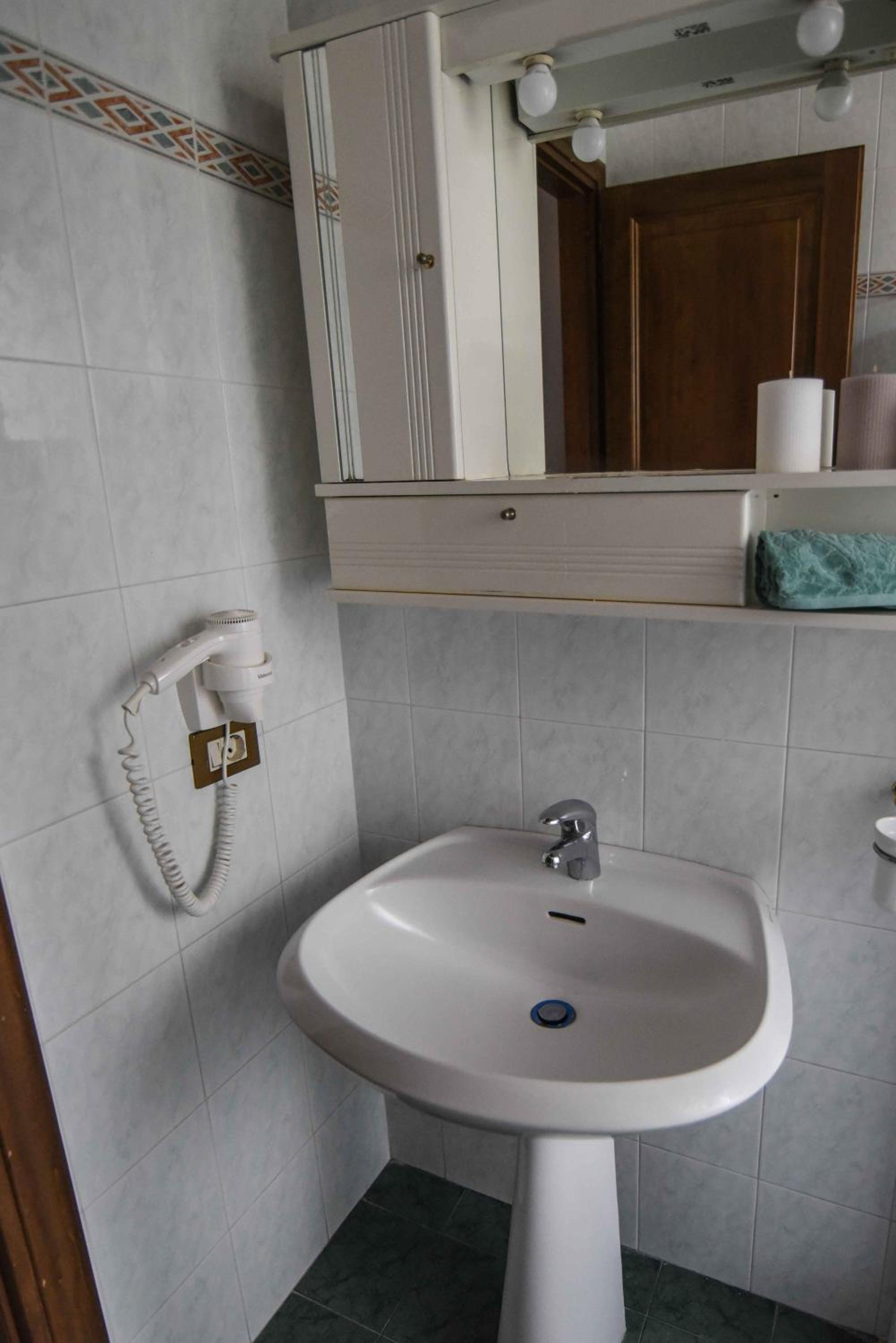Family Apartment (2 Adults + 2 Children) - Photo 15