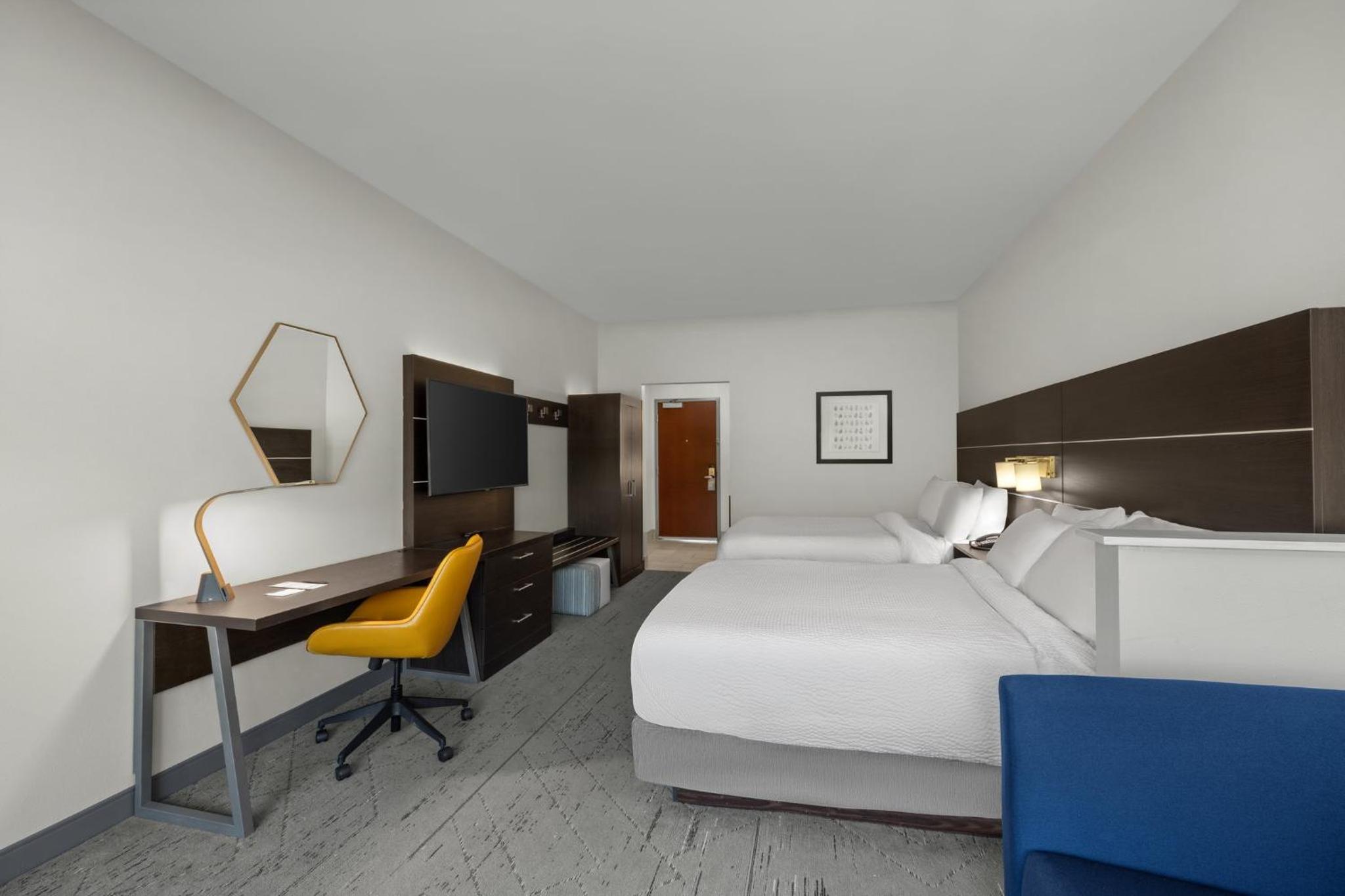 Standard Room with Two Queen Beds