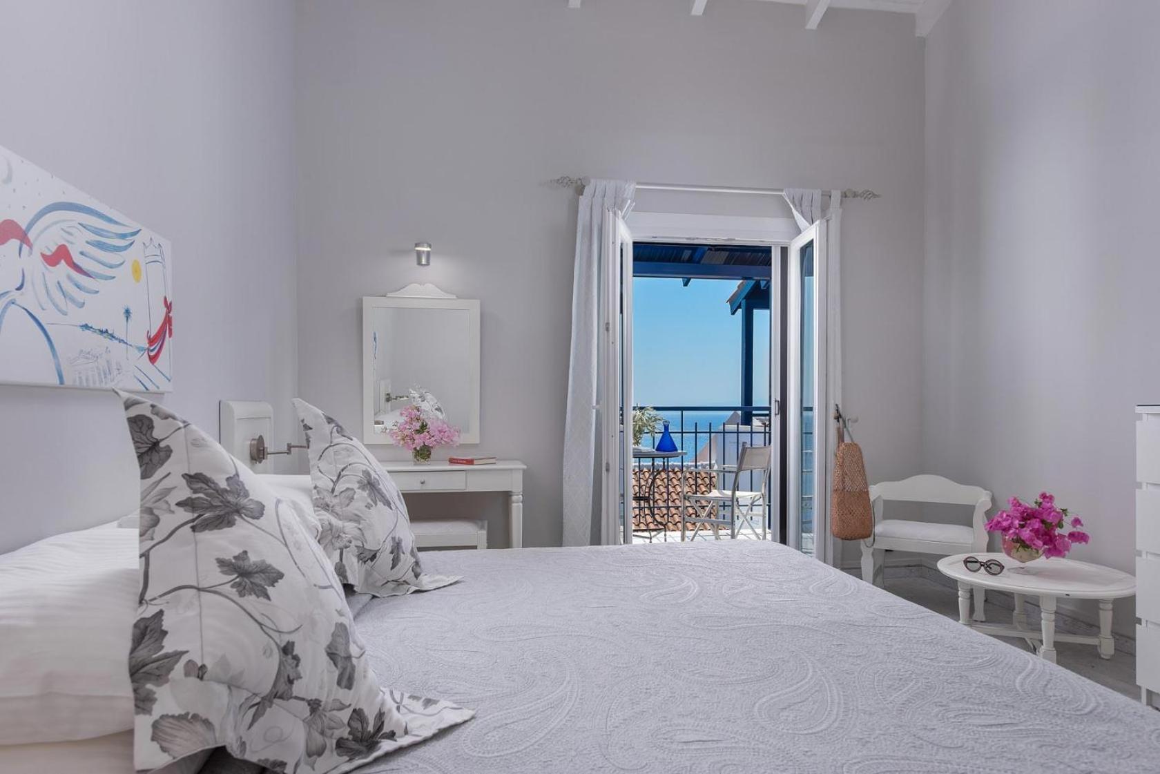 Double or Twin Room Sea View photo 3