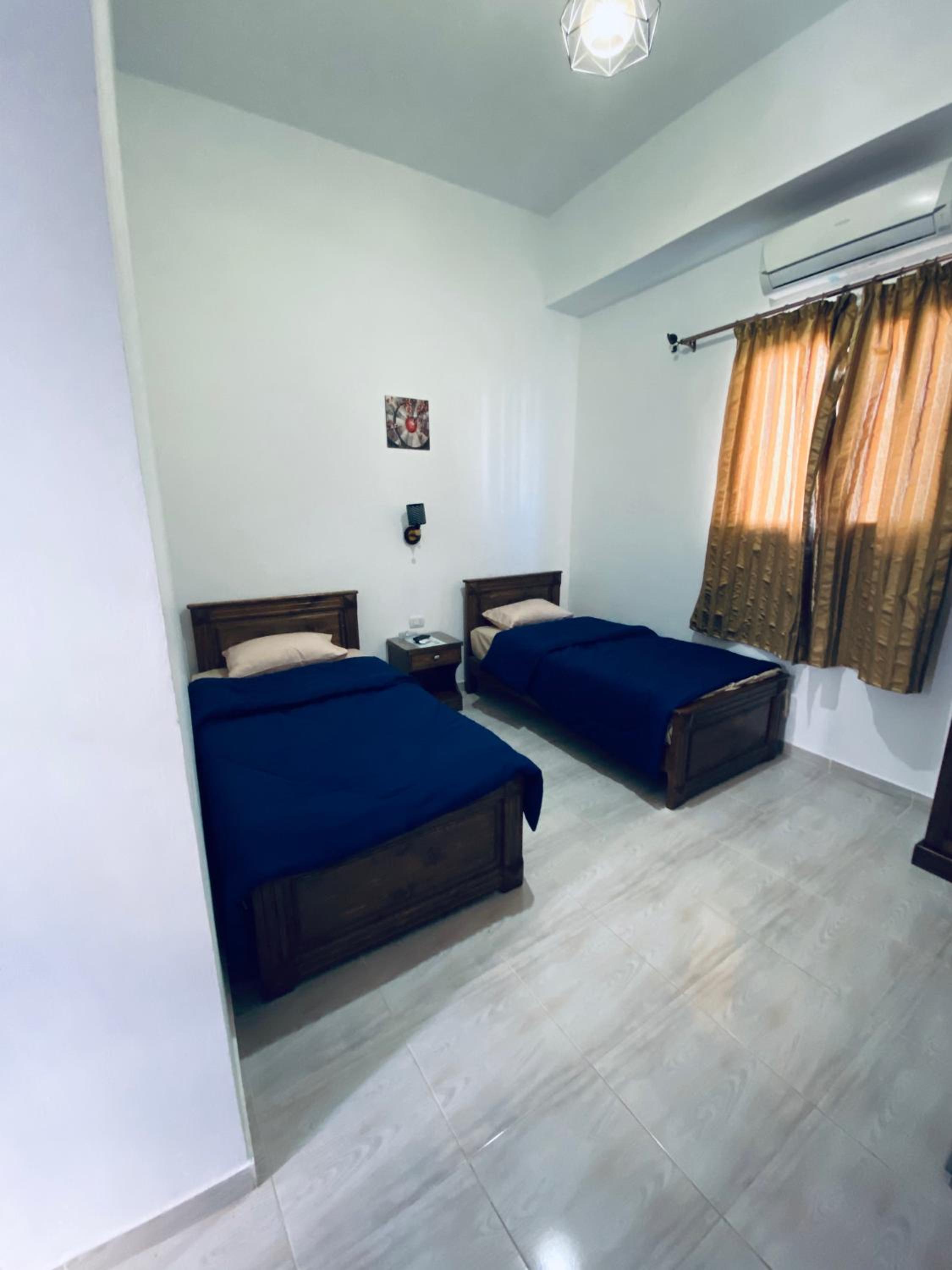 Standard Double or Twin Room - Photo 11