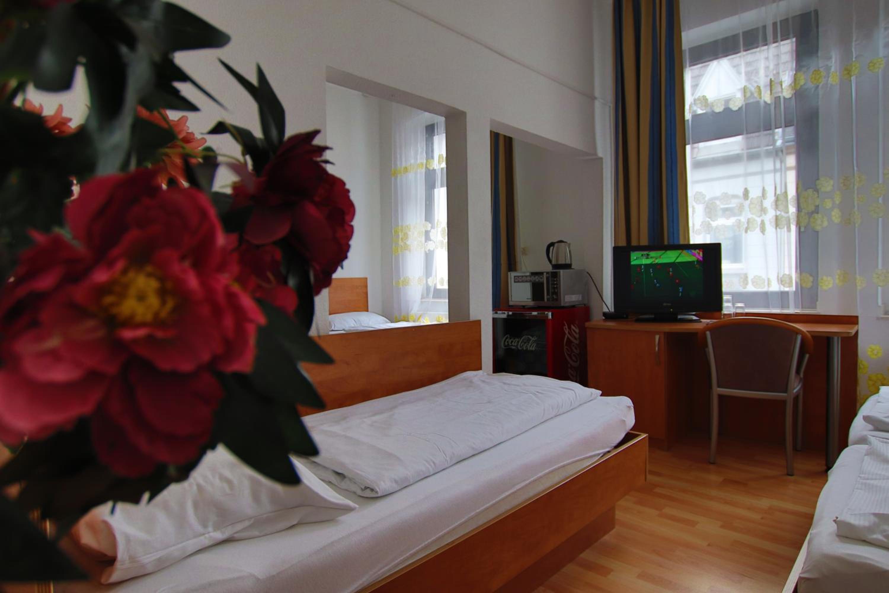 Standard Family Room - Photo 8