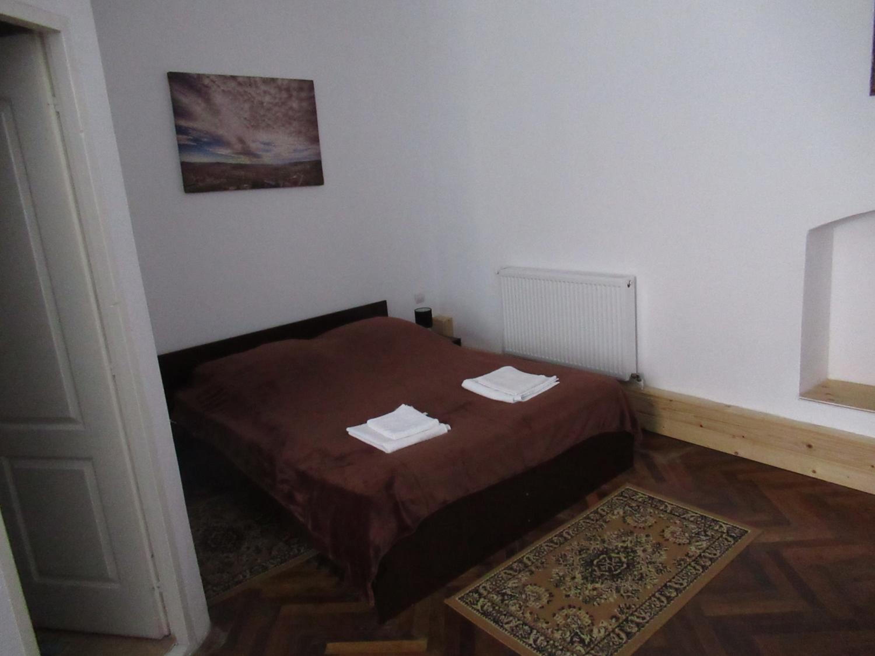 Small Double Room - Photo 2