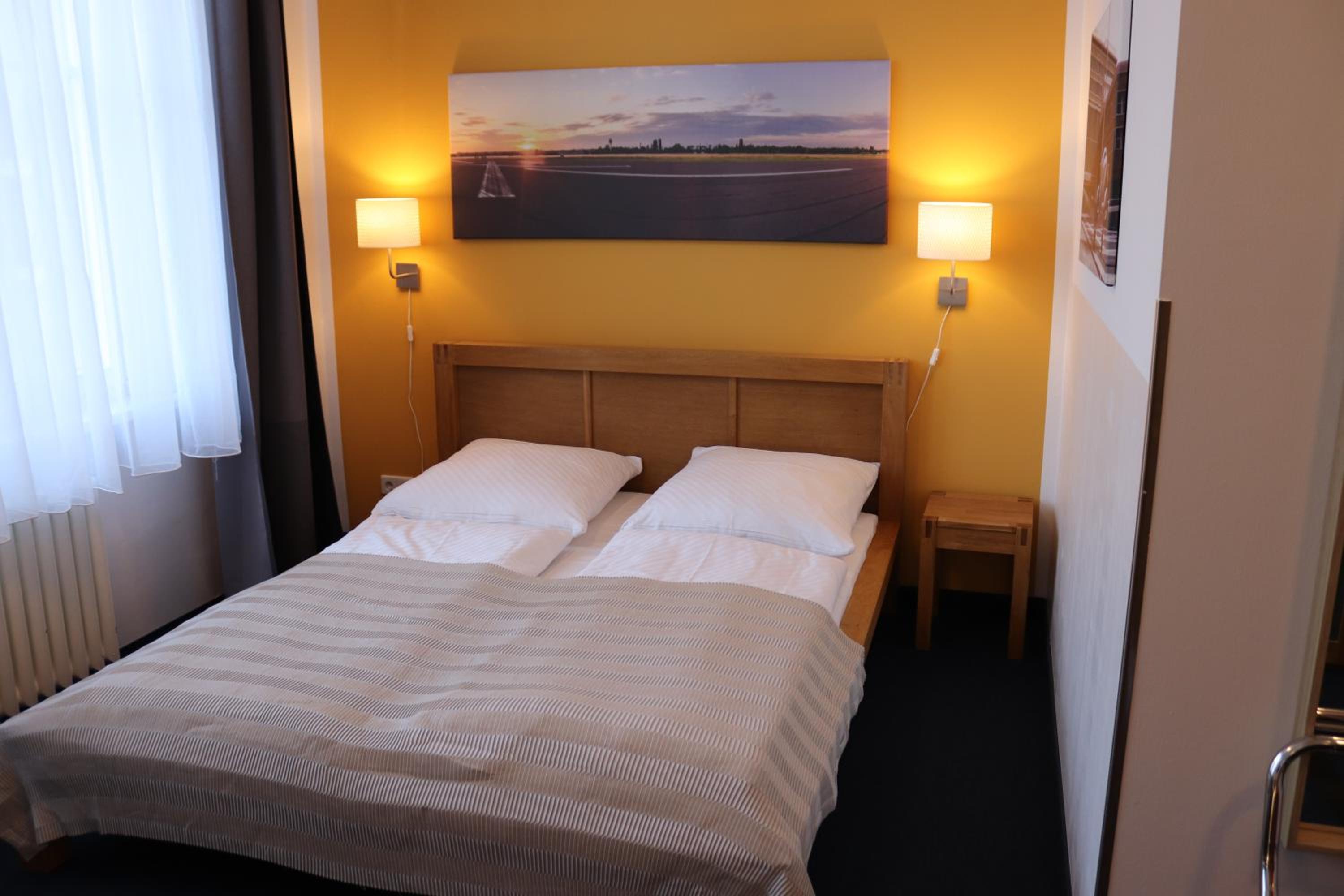 Double Room with Private Bathroom photo 2