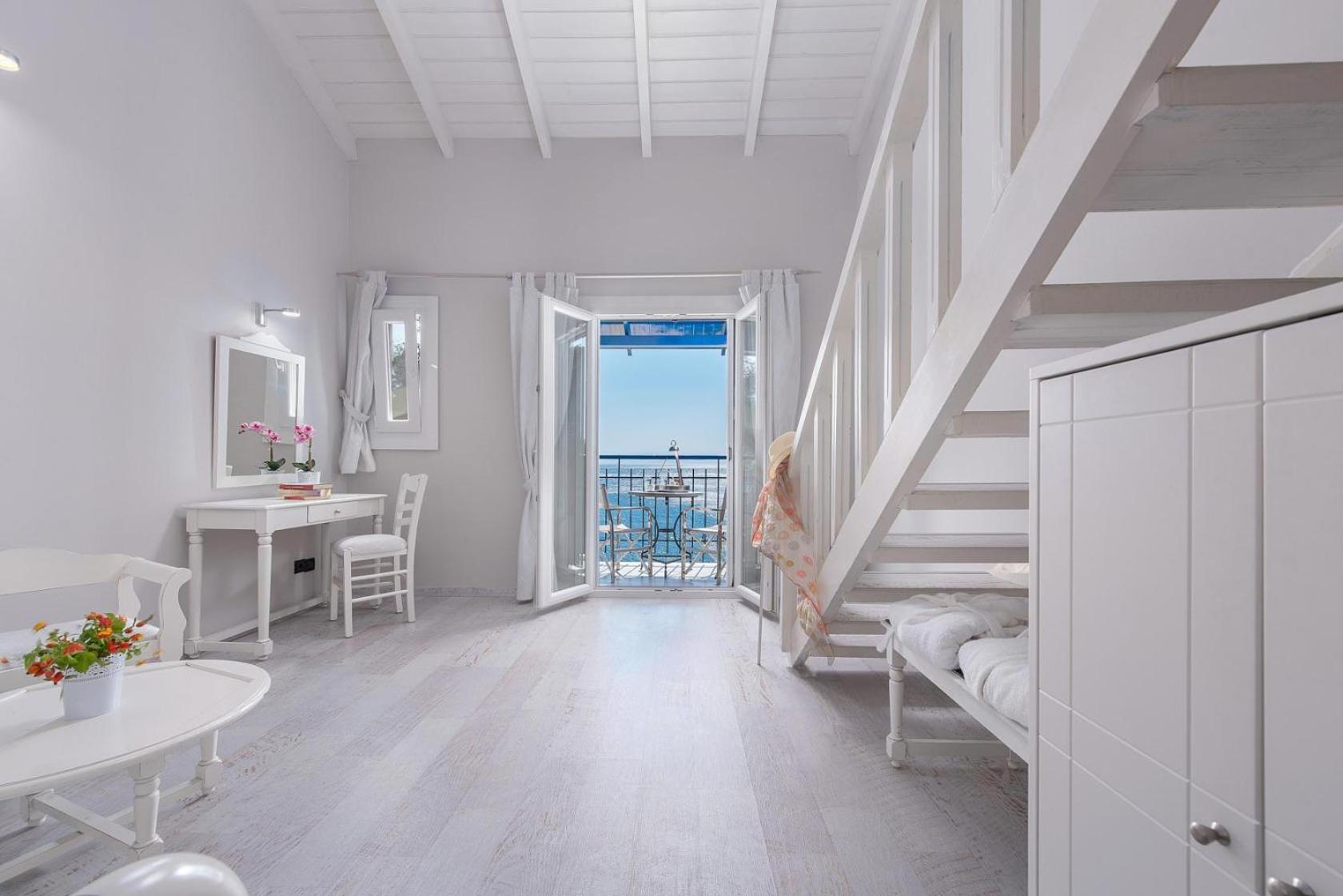 Sea View Maisonette - Photo 8