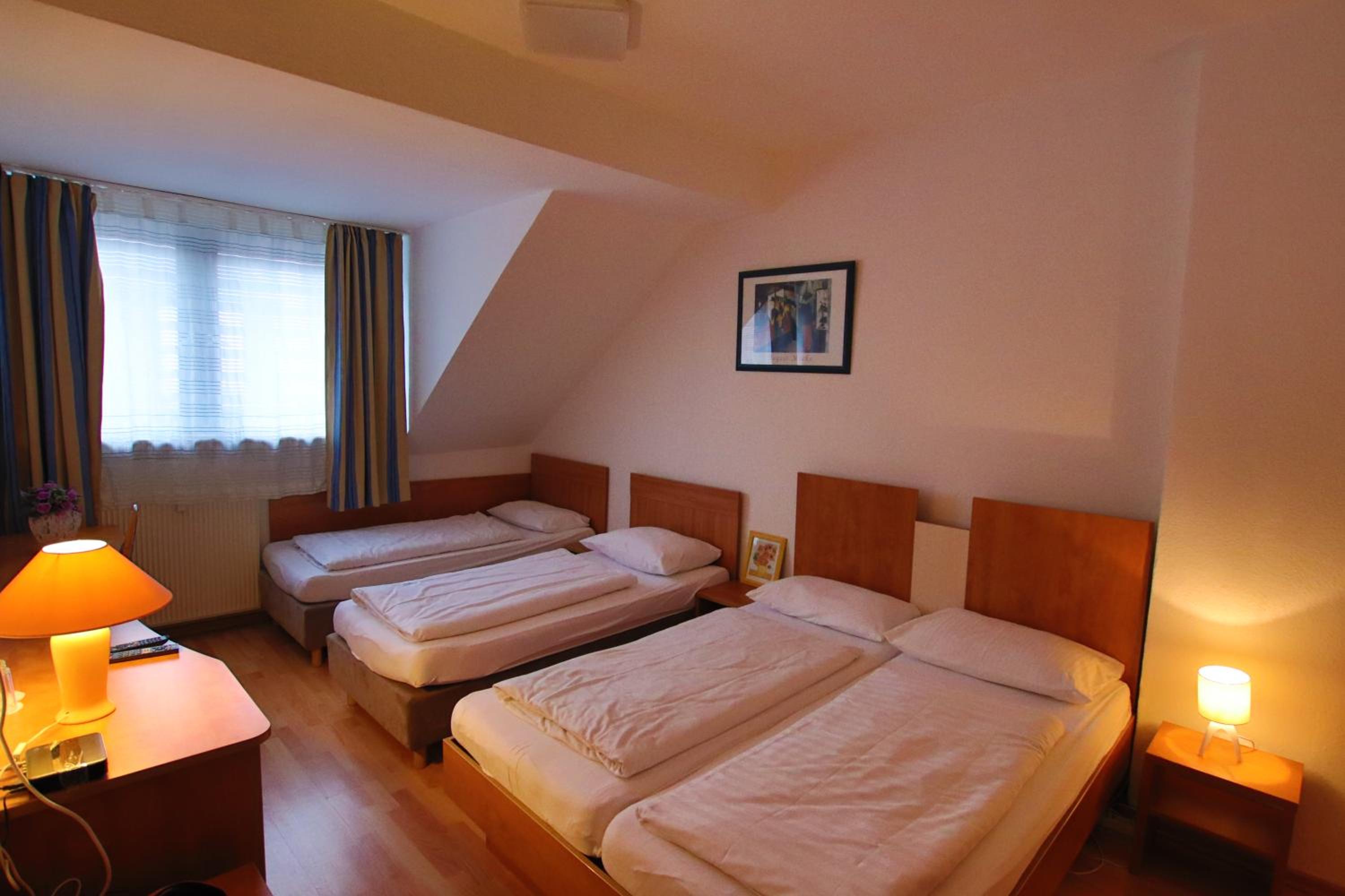 Quadruple Room - Photo 3