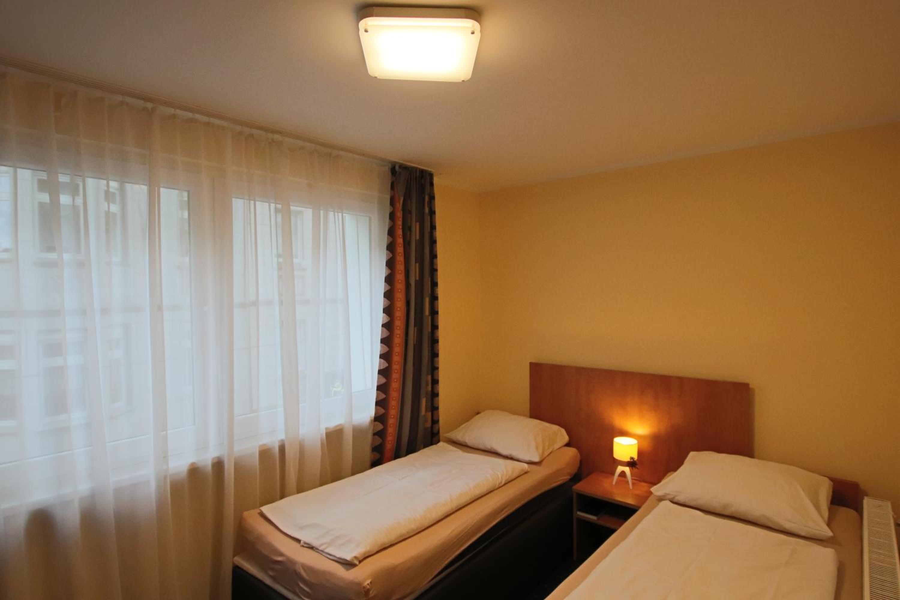 Twin Room - Photo 4