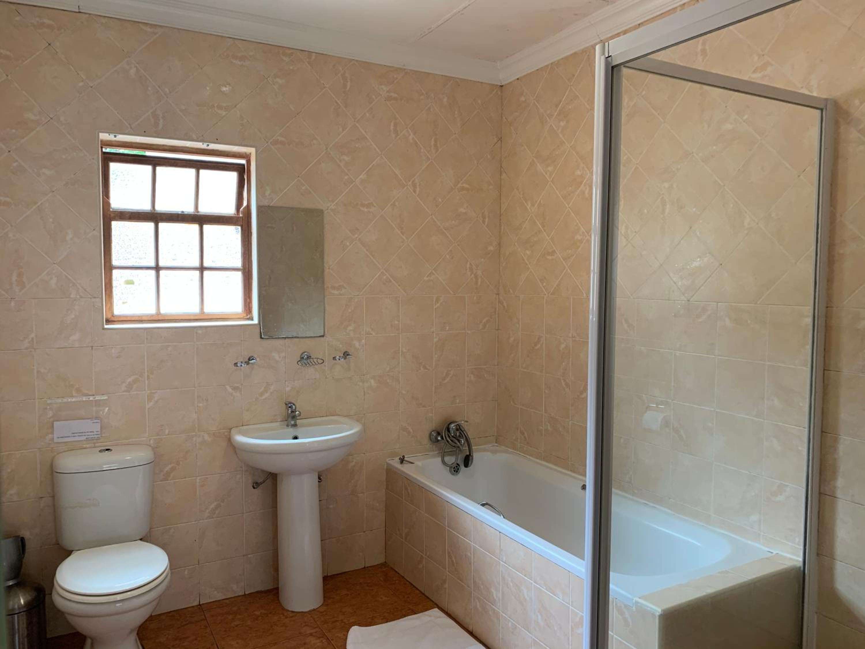 Budget Twin Room - Photo 2