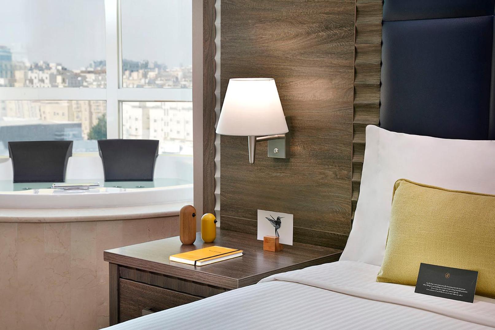 King Suite with City View photo 2