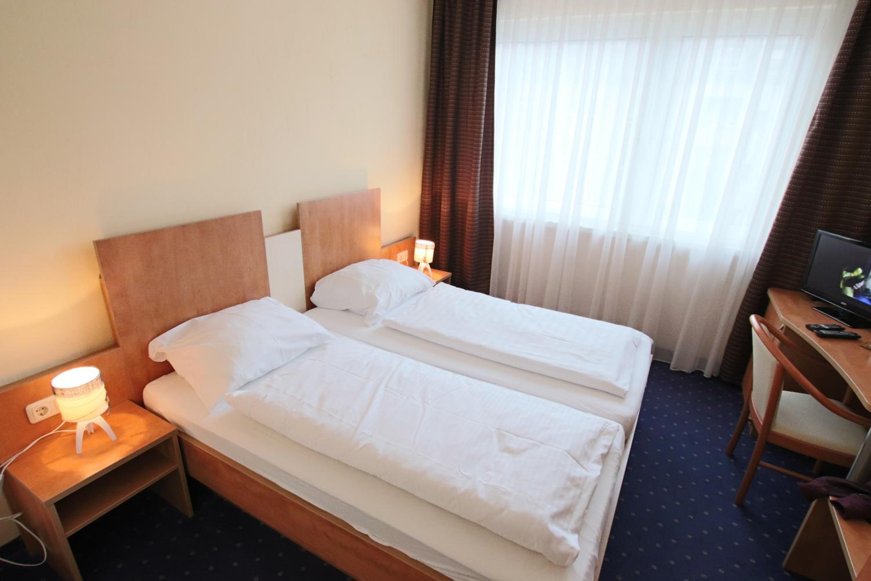 Double Room - Photo 4