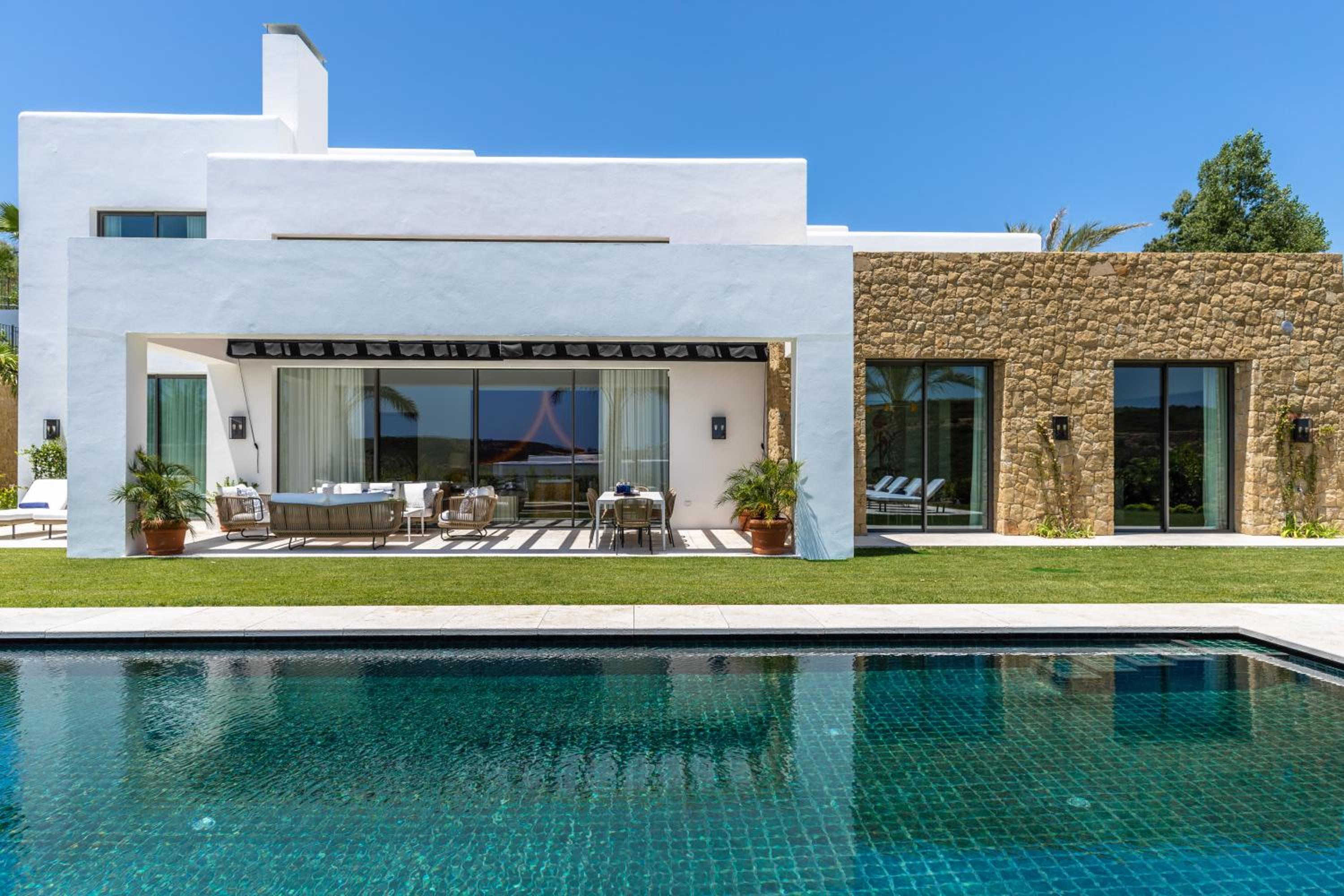 Villa de Cinco Habitaciones con Piscina Privada