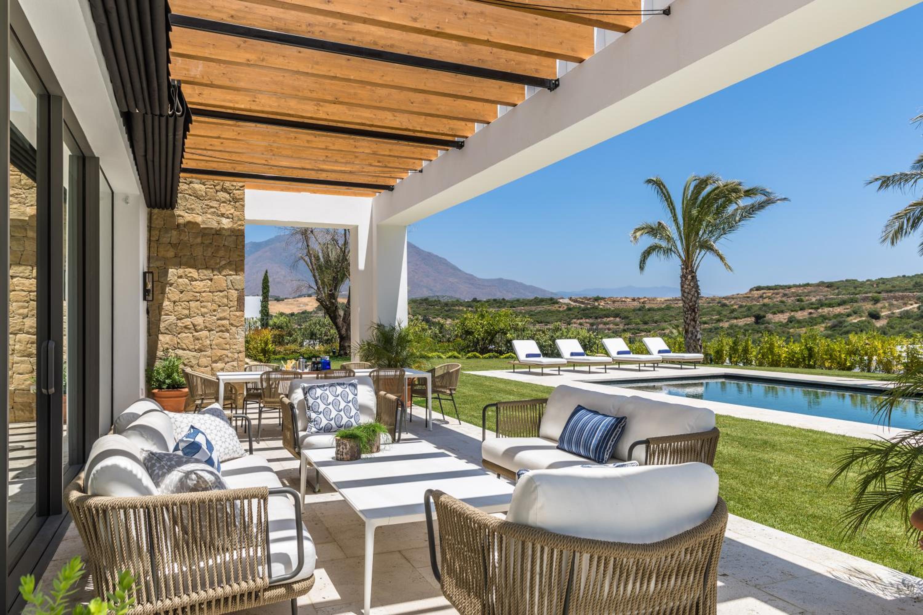 Villa de Cinco Habitaciones con Piscina Privada