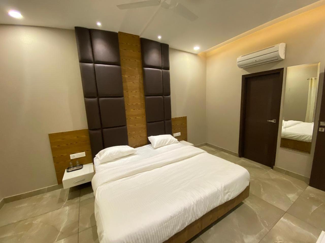 Deluxe Room - Photo 1