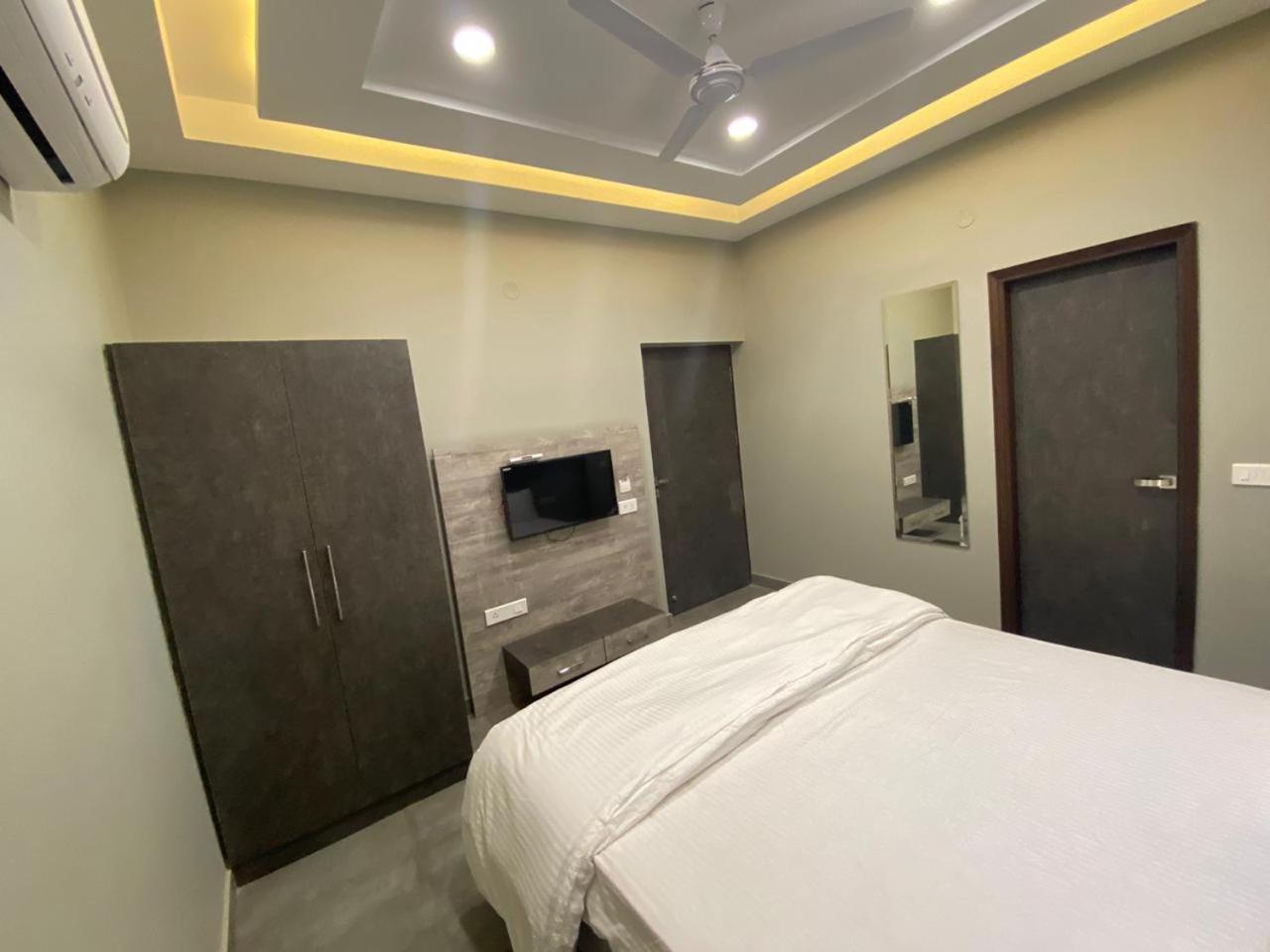 Deluxe Room - Photo 2