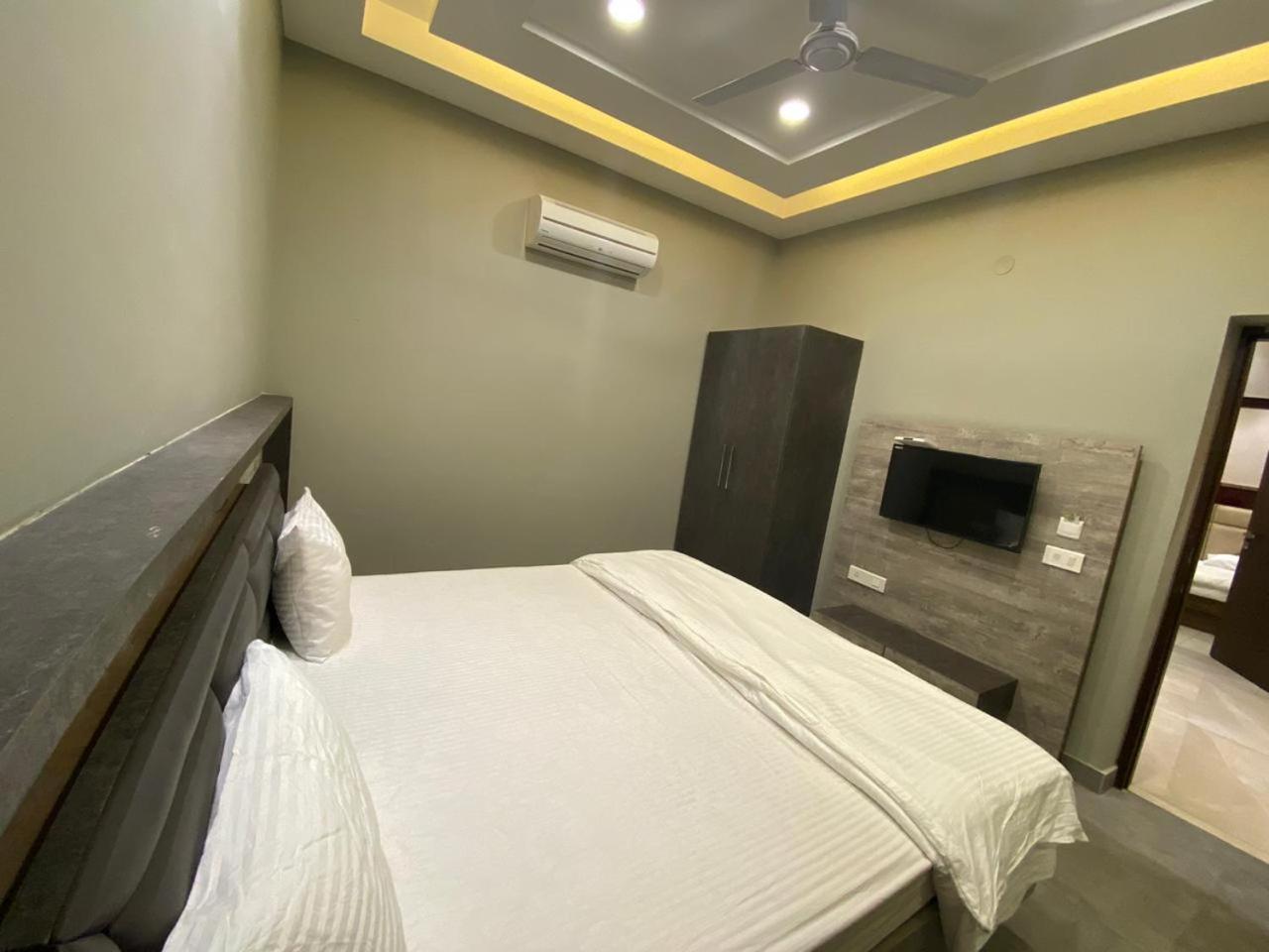 Deluxe Room - Photo 3
