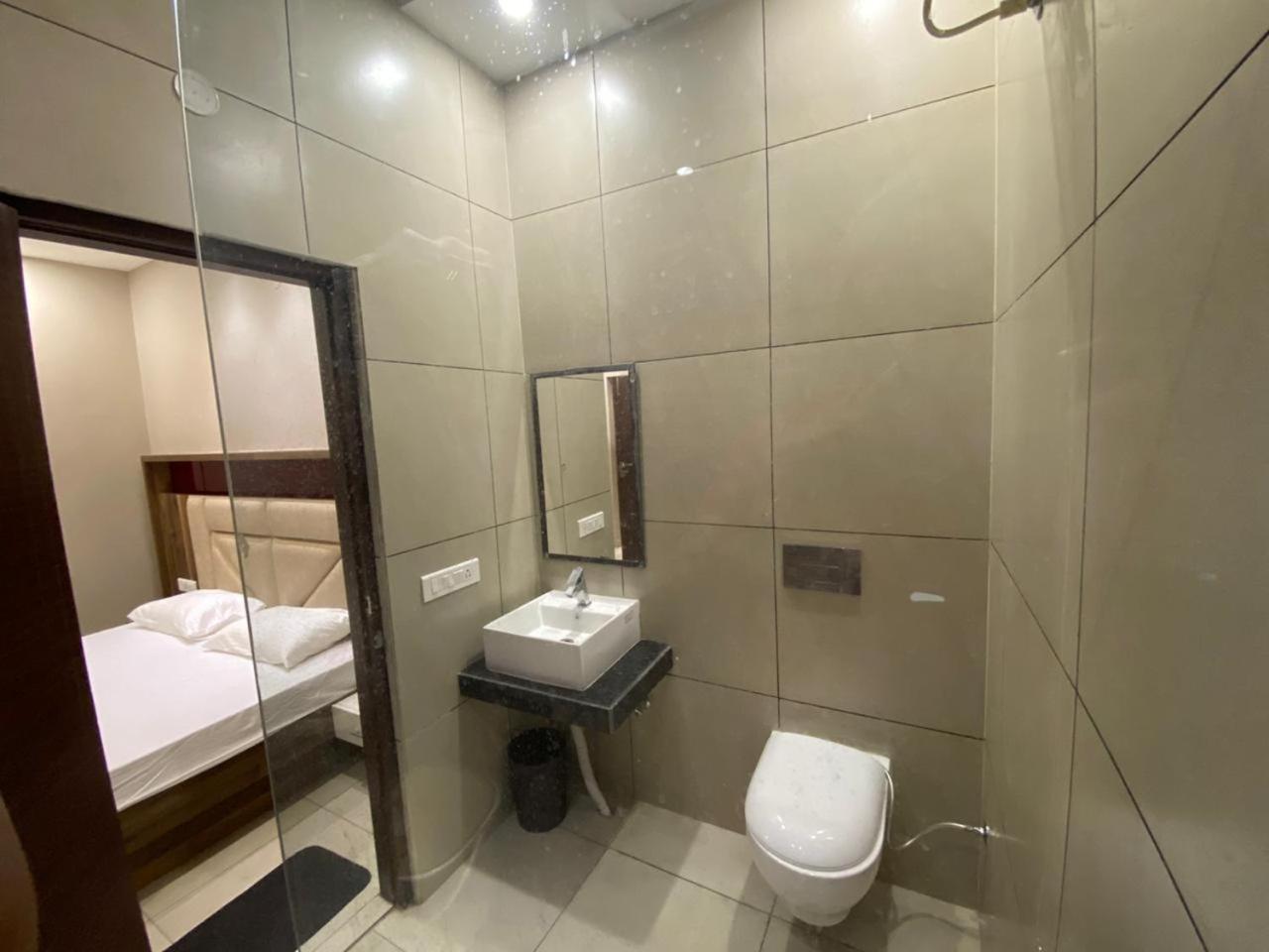 Deluxe Room - Photo 4