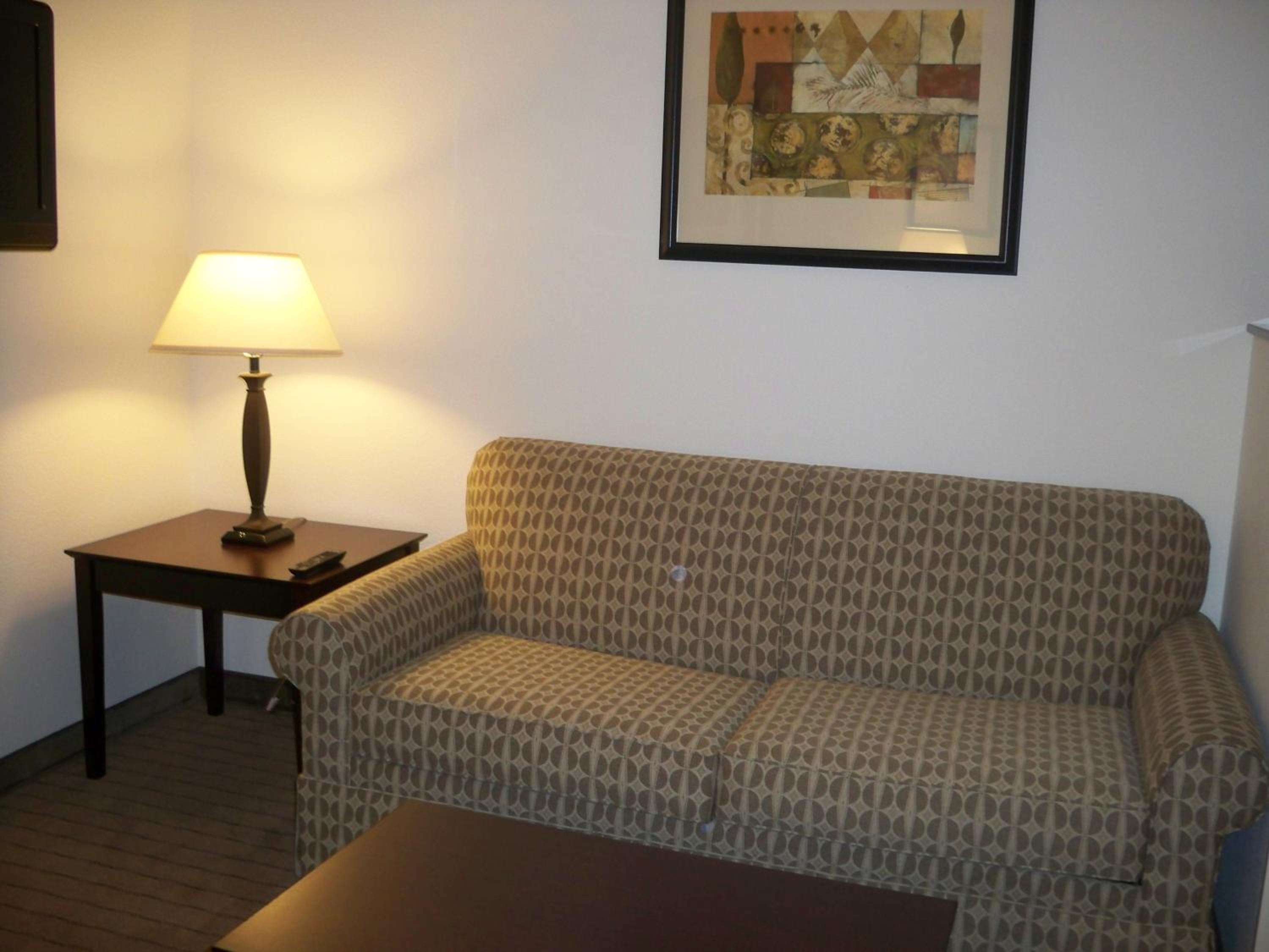 Queen Suite - Photo 5