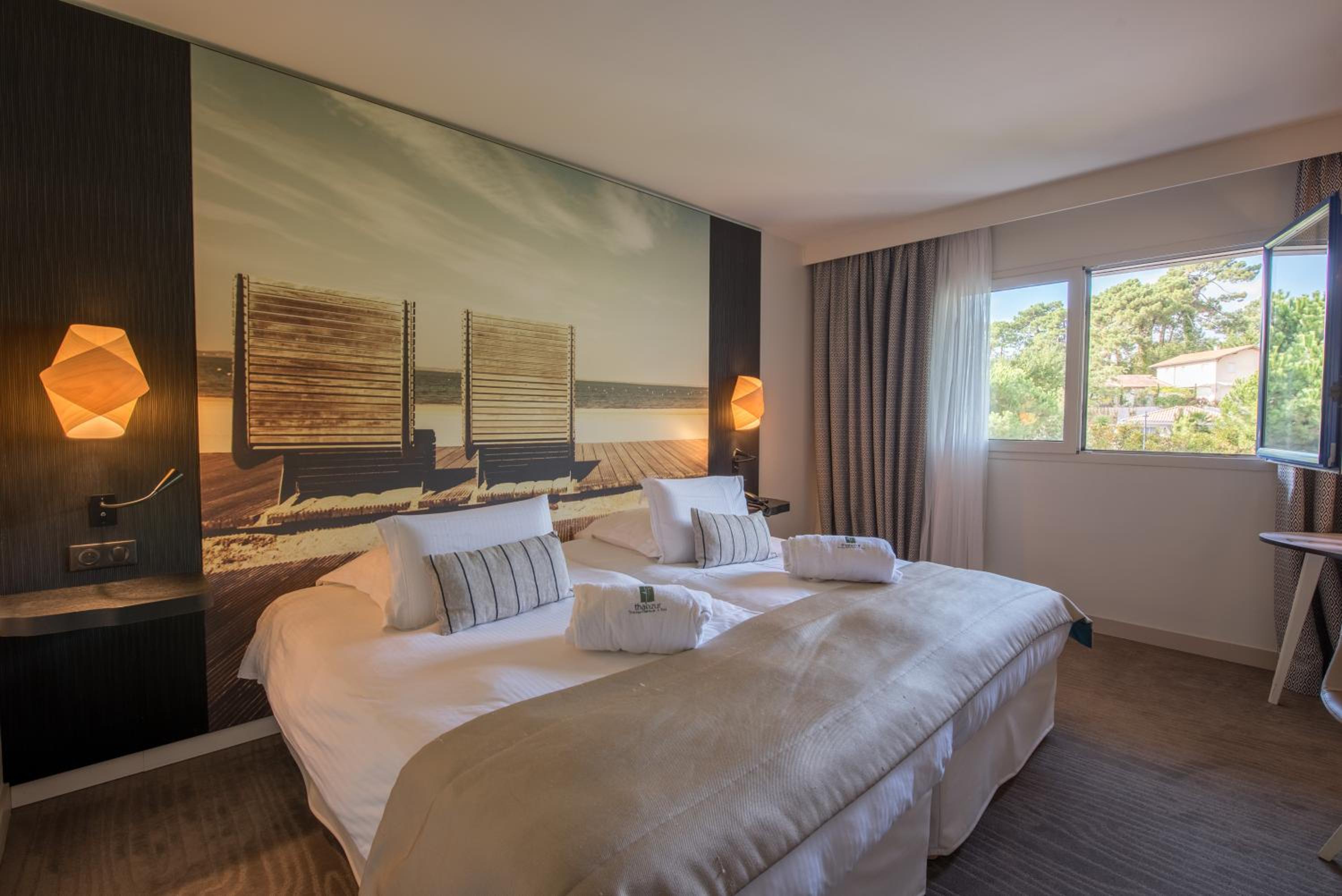 Standard Twin Room - Photo 6