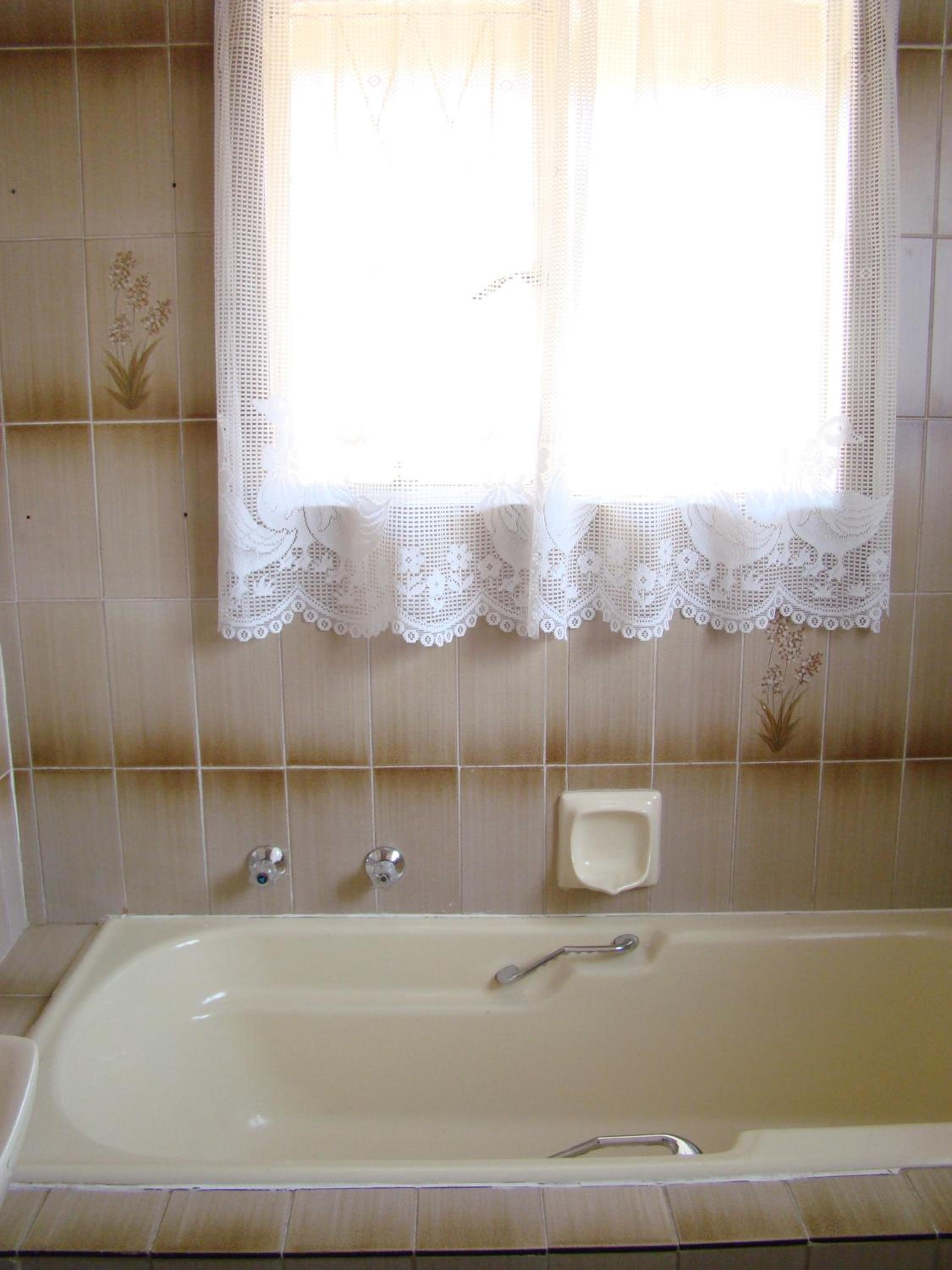 Two-Bedroom Cottage 2 - Photo 7