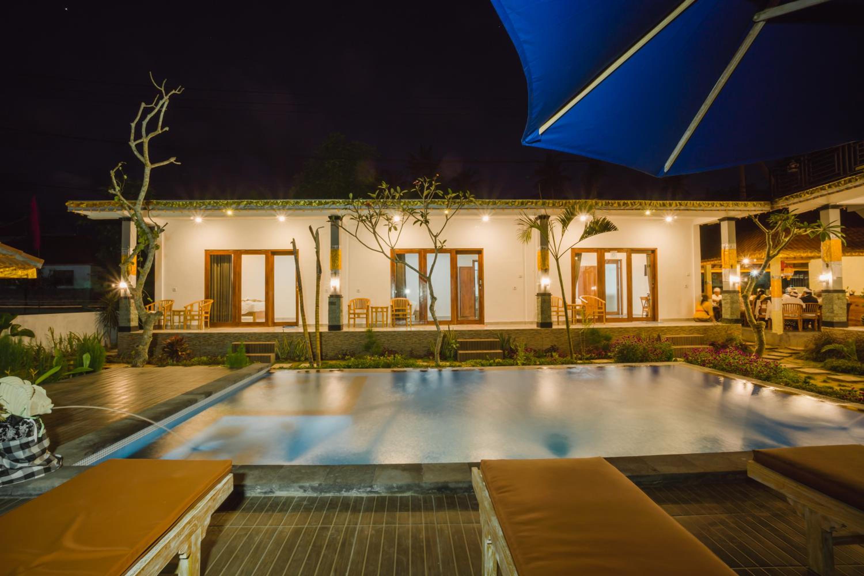 Double Room with Pool View - Photo 12