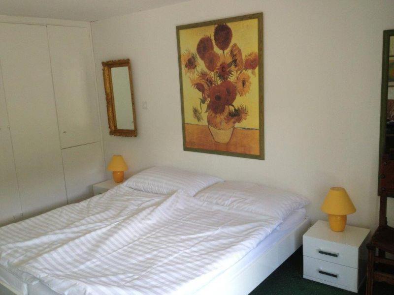 Two-Bedroom Apartment with Bath photo 1