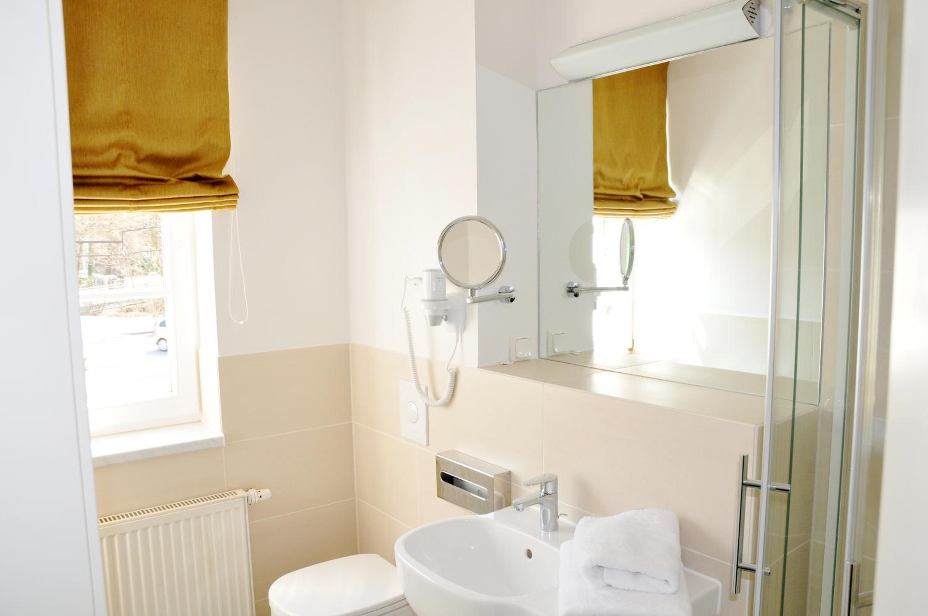Double Room - Photo 10